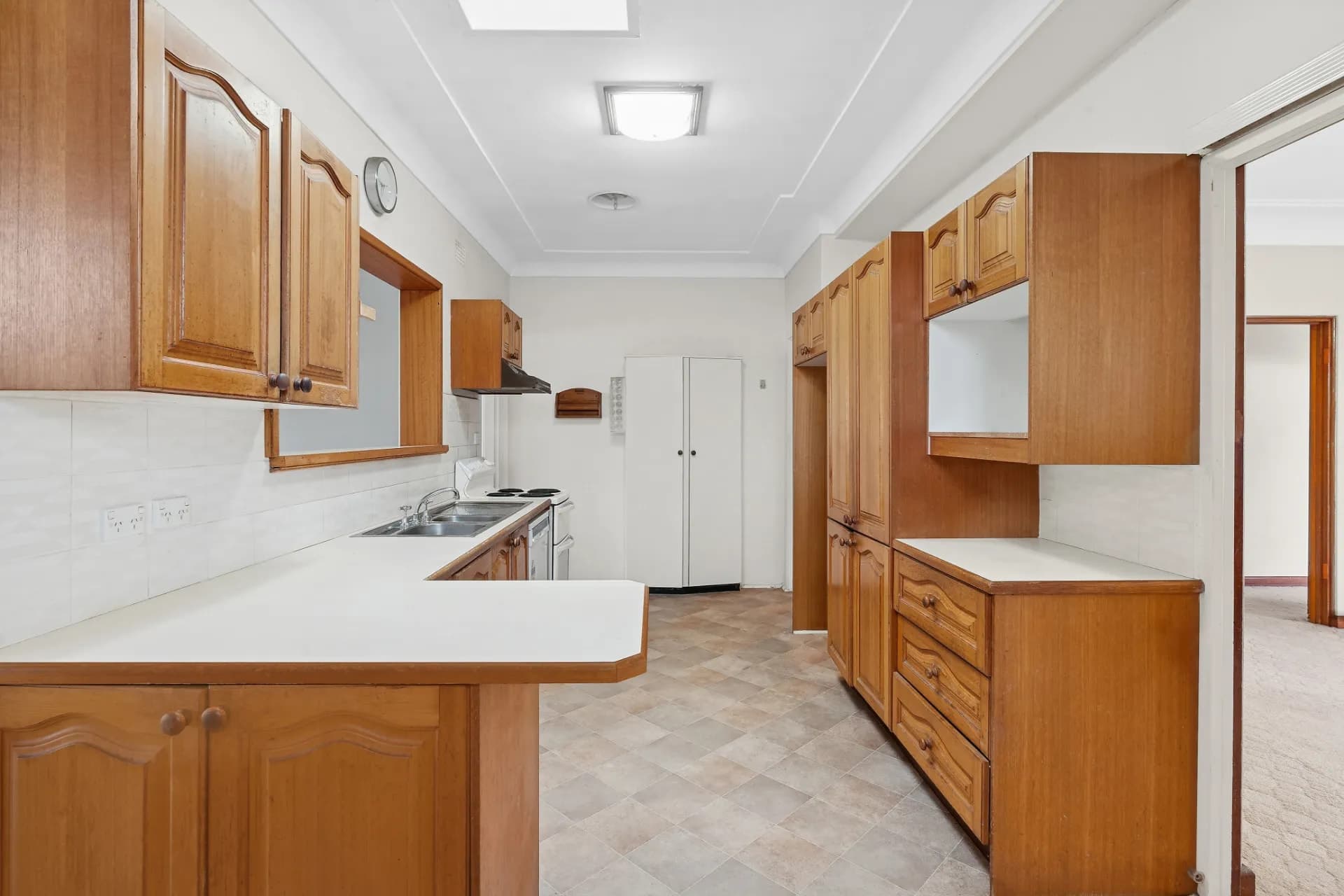 212 North Road, Eastwood., Eastwood - Thumbnail 4