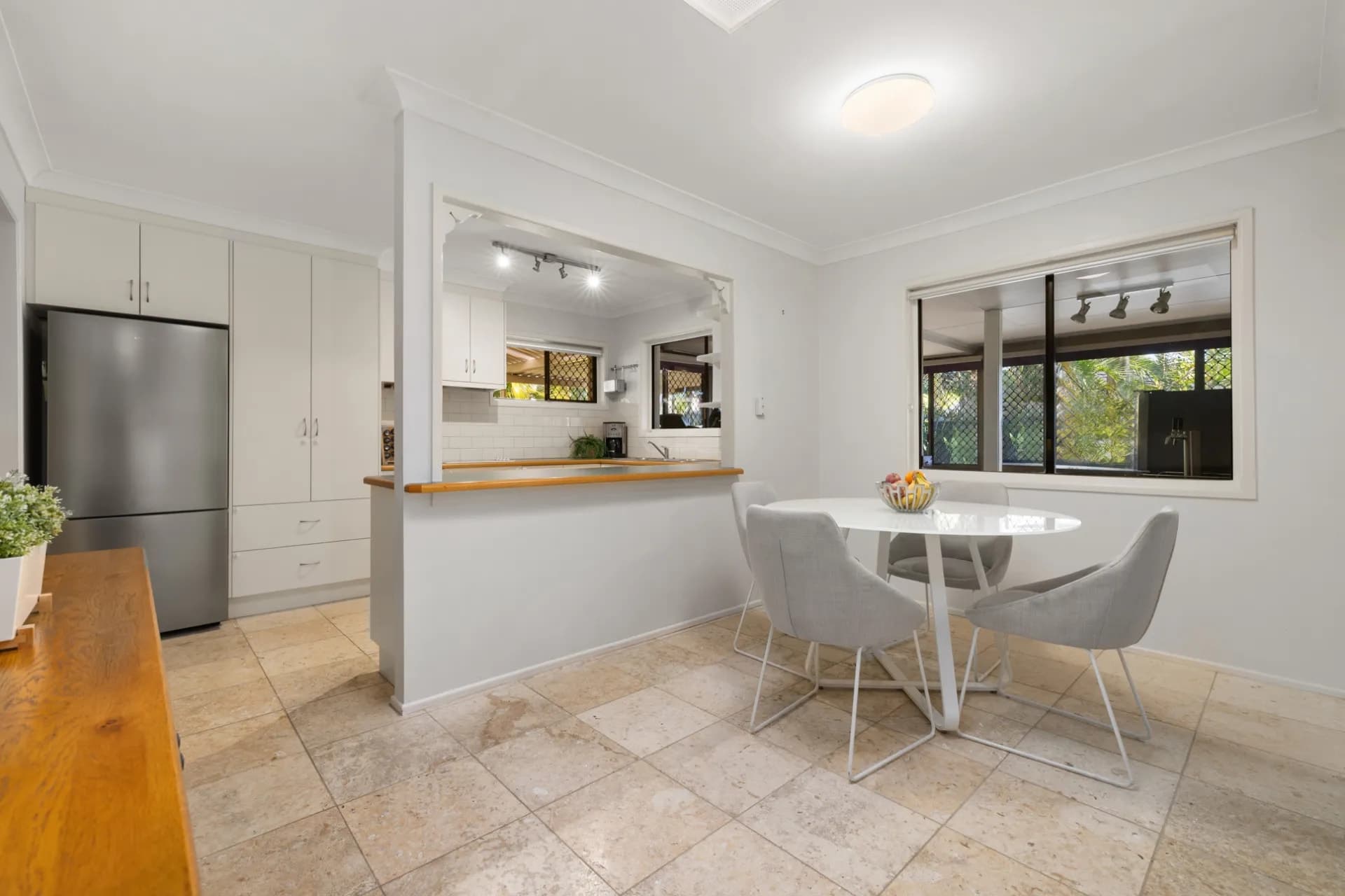37 Jardine Drive, Springwood., Springwood - Thumbnail 3