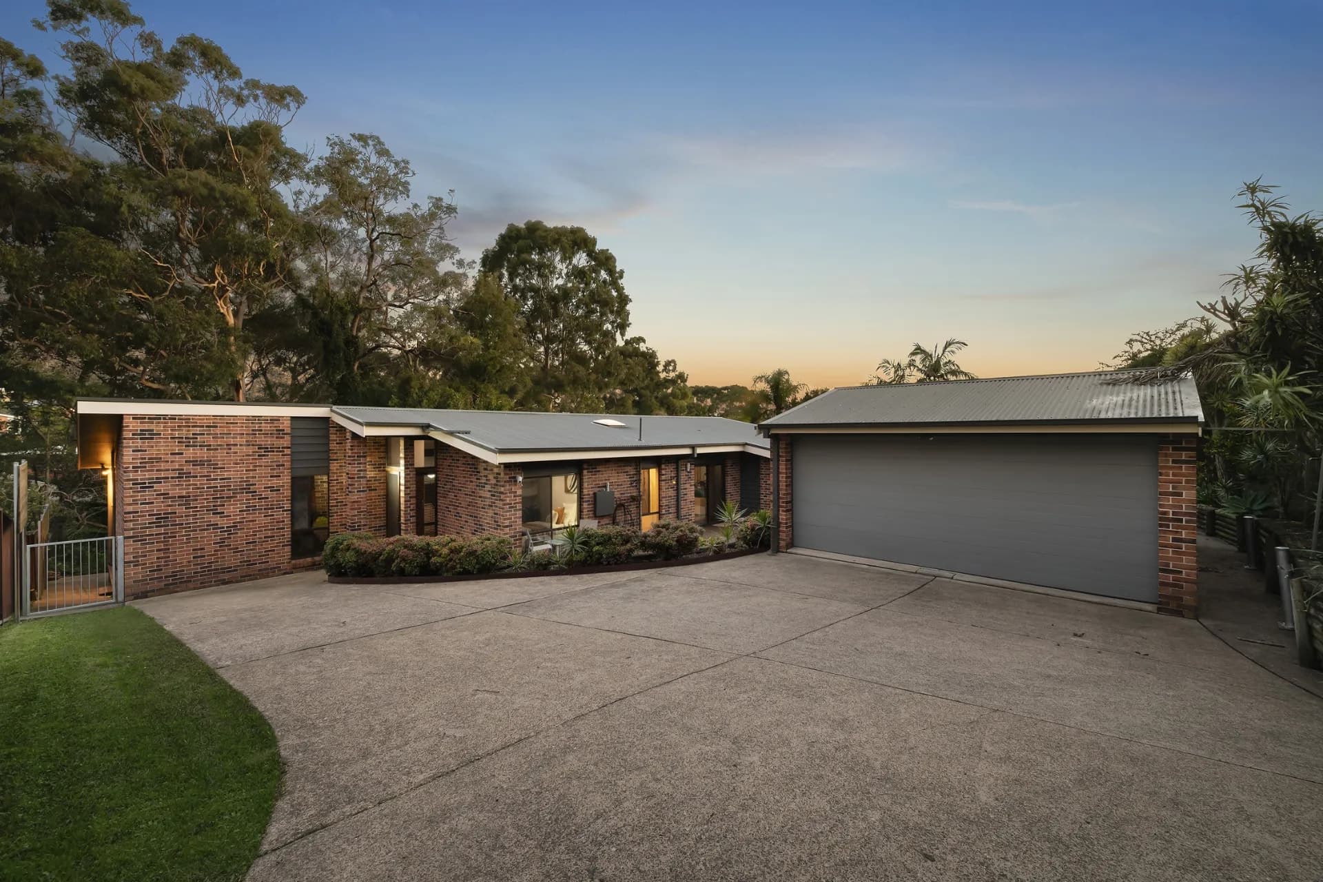 6 Ridgewood Crescent, Eleebana., Eleebana - Image 1
