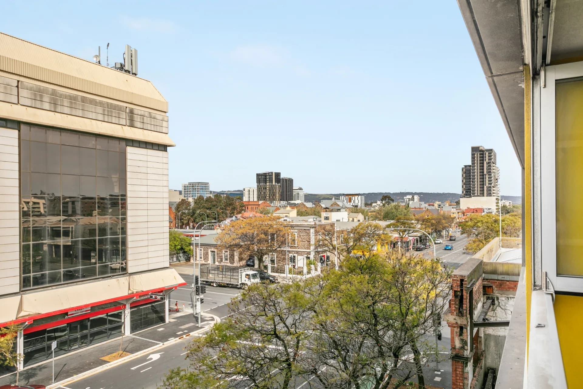 417/185 Morphett Street, Adelaide., Adelaide - Thumbnail 2