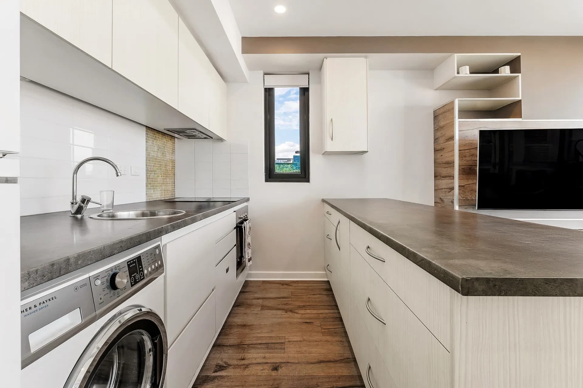 1205/10 Balfours Way, Adelaide., Adelaide - Thumbnail 5