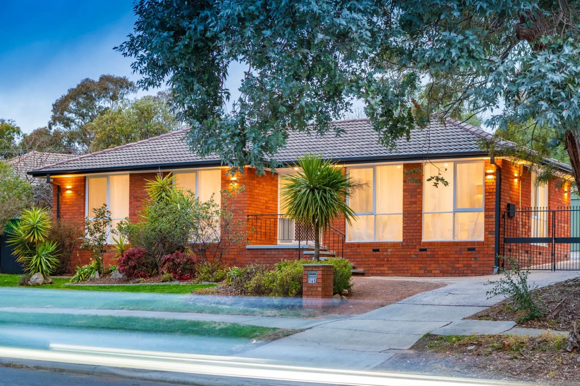 145 Chuculba  Crescent, Giralang., Giralang - Thumbnail 2