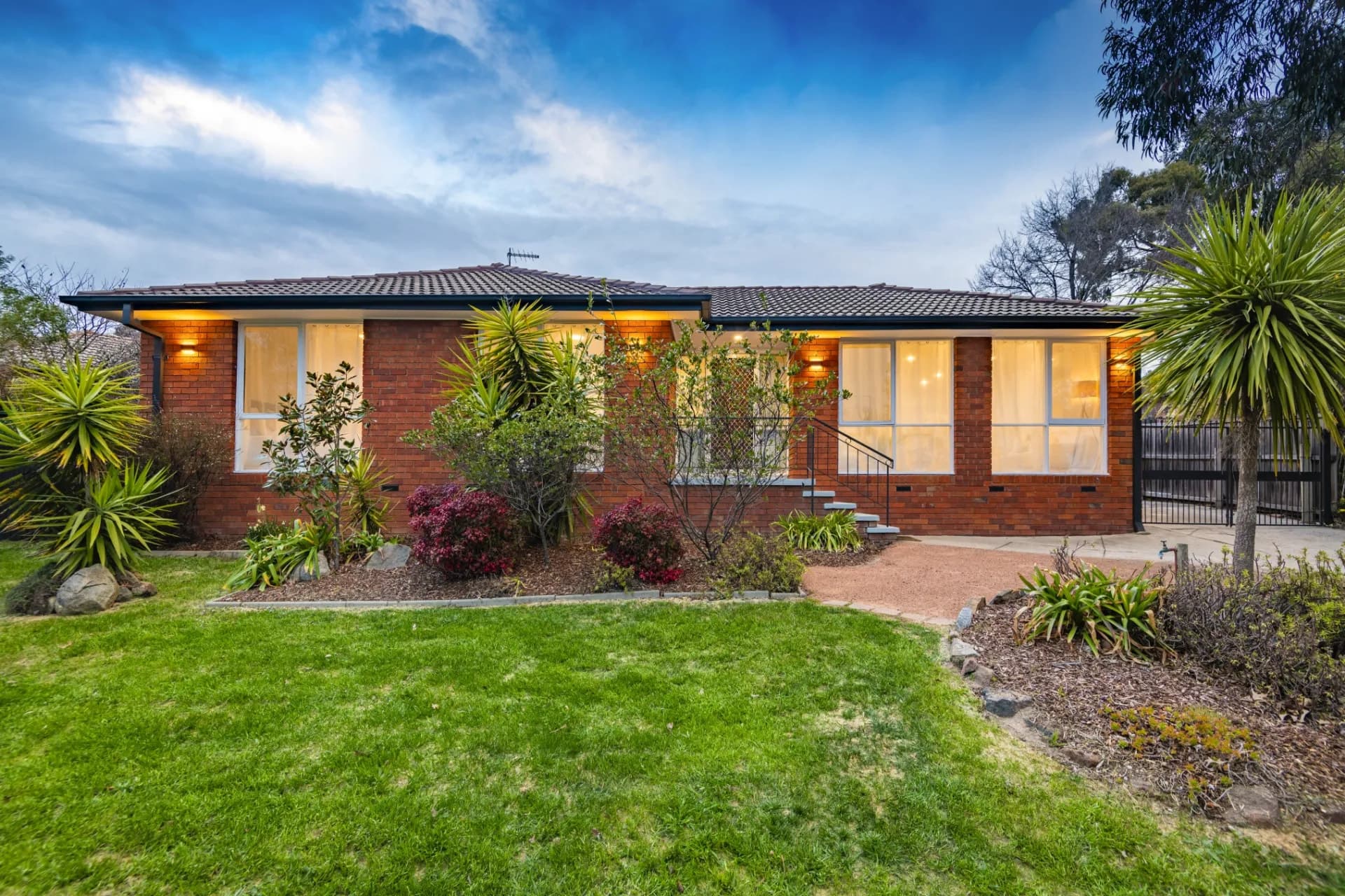 145 Chuculba  Crescent, Giralang., Giralang - Thumbnail 3
