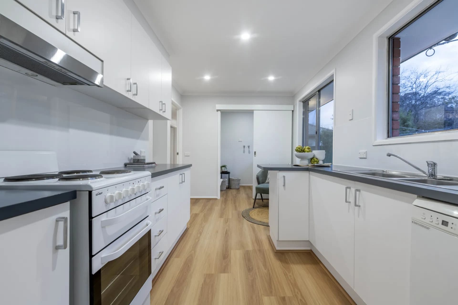 145 Chuculba  Crescent, Giralang., Giralang - Thumbnail 8