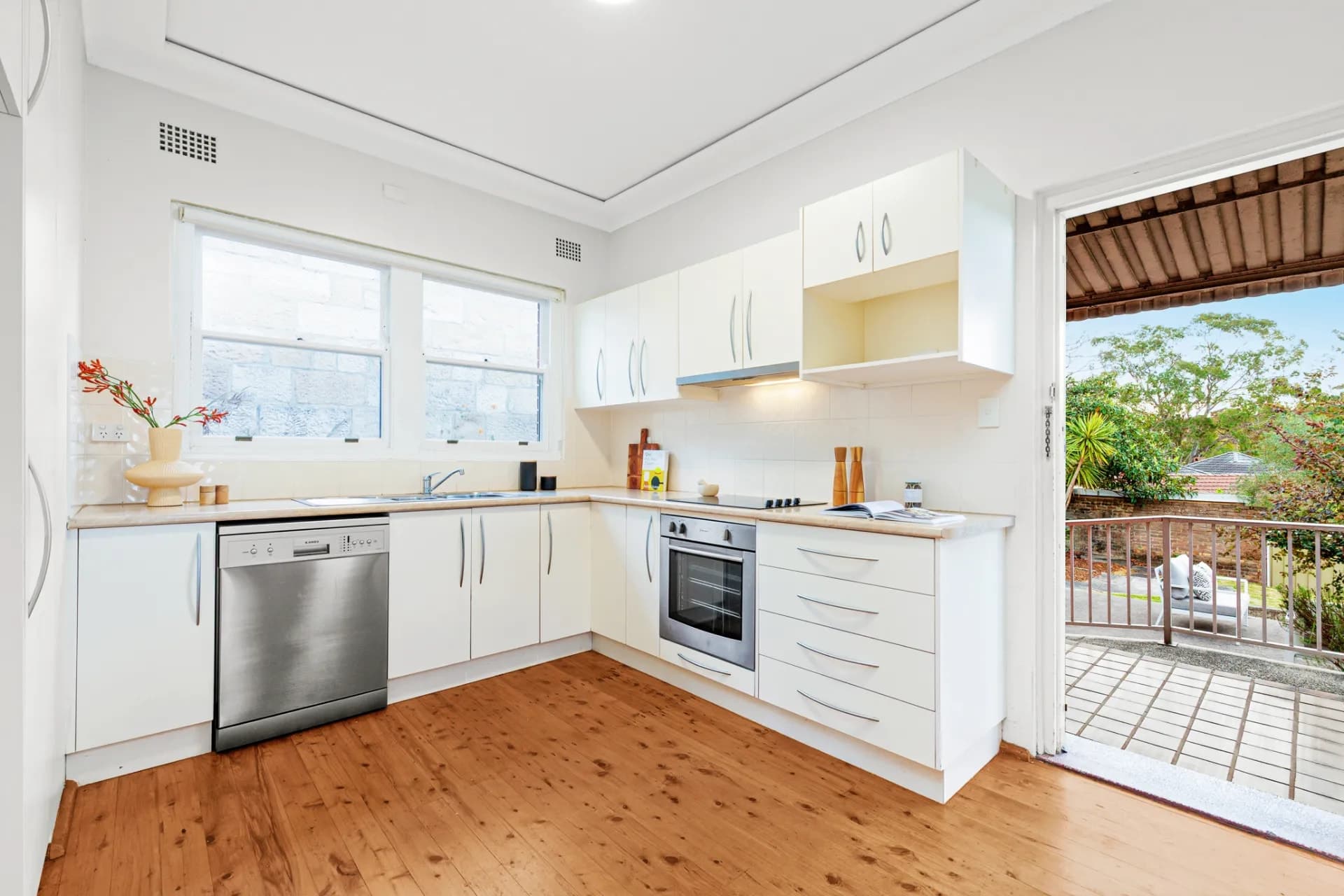 54 Batemans Road, Gladesville., Gladesville - Thumbnail 3