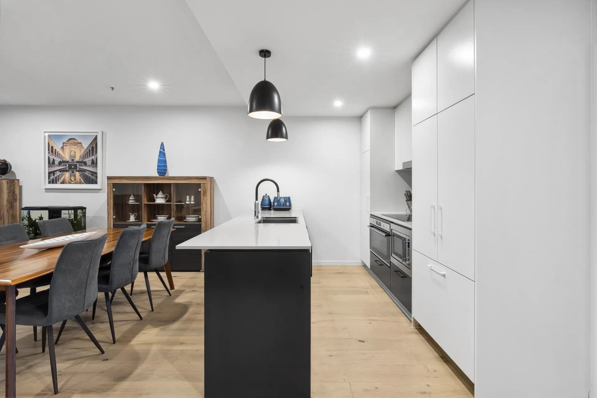 425/34 Eyre Street, Kingston., Kingston - Thumbnail 2