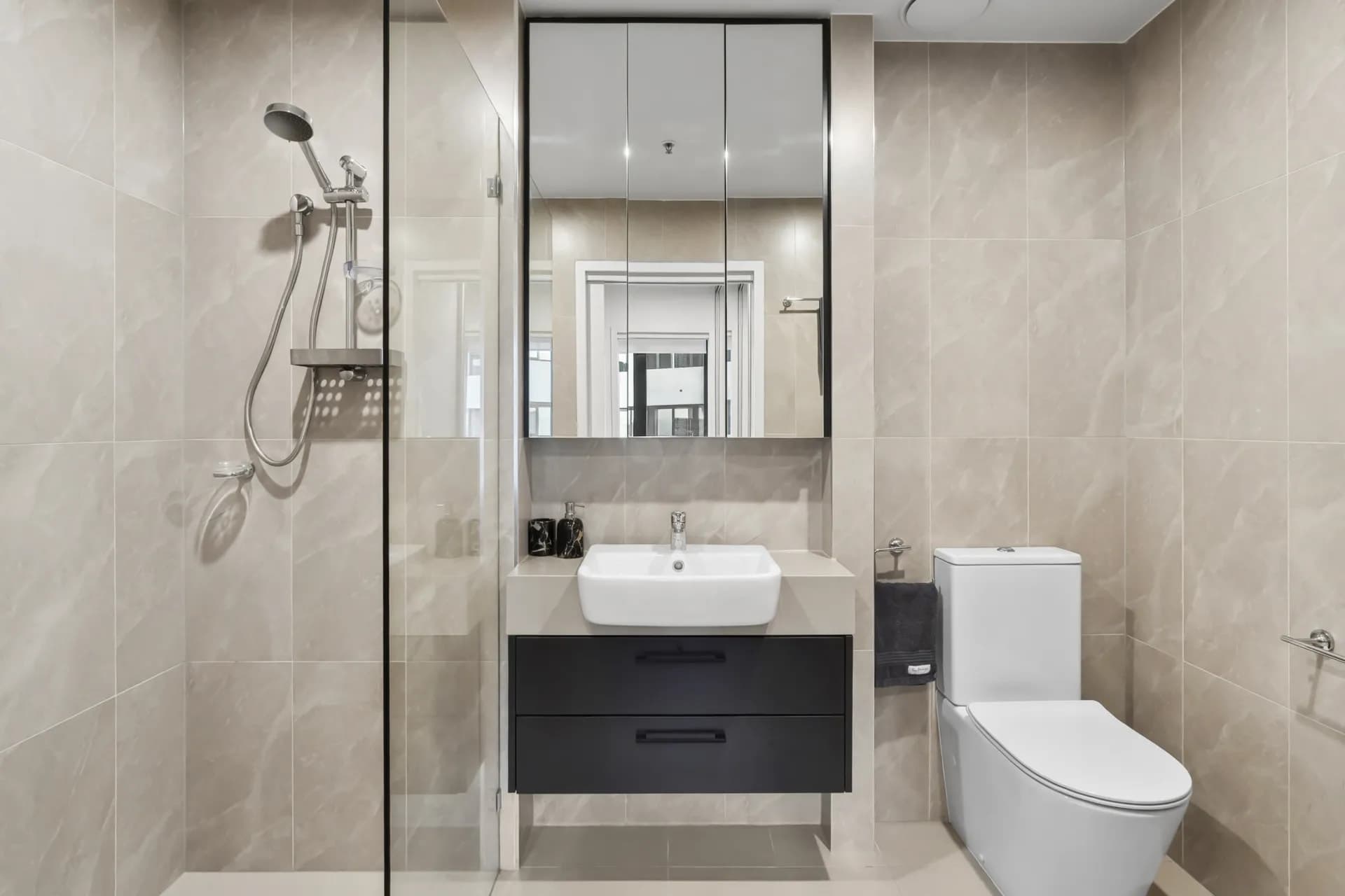 425/34 Eyre Street, Kingston., Kingston - Thumbnail 4