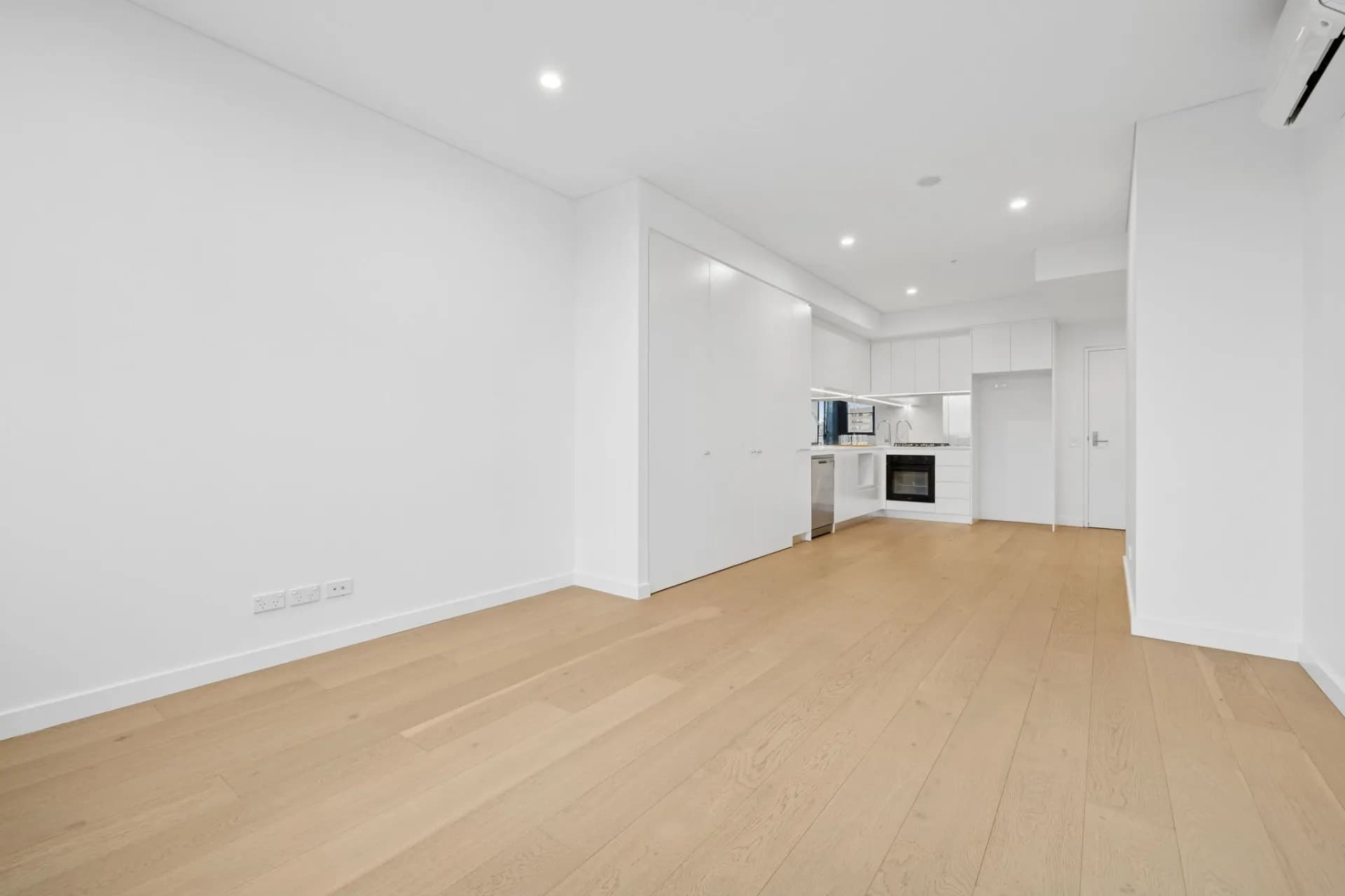 414/38 Kitchener Parade, Bankstown., Bankstown - Thumbnail 3
