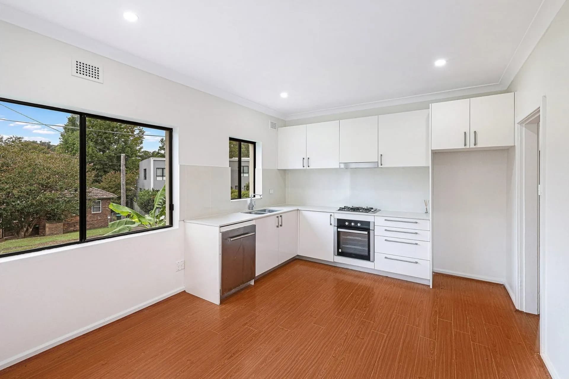 28 Irene Crescent, Eastwood., Eastwood - Thumbnail 5