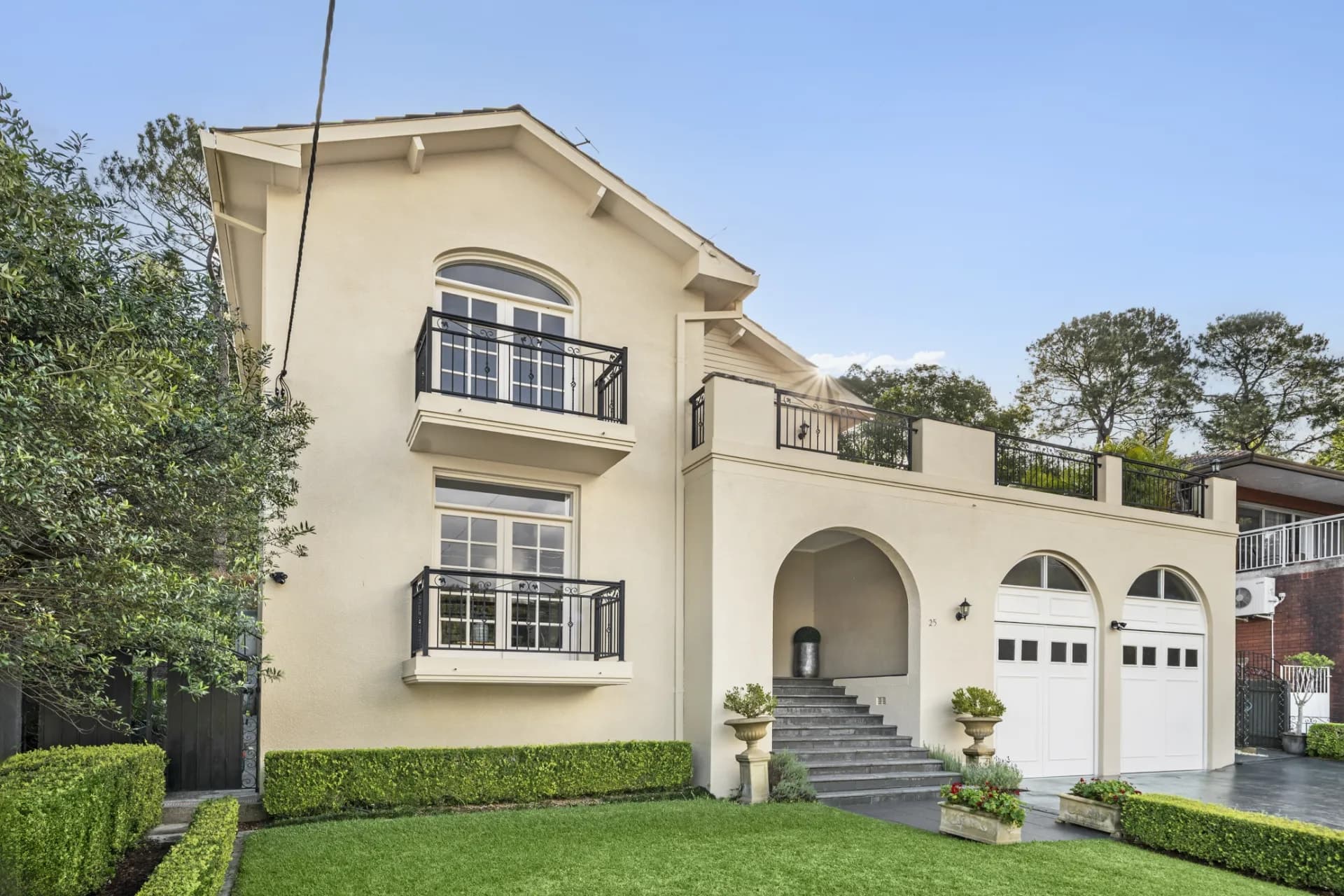 25 Rocher Avenue, Hunters Hill., Hunters Hill - Thumbnail 2