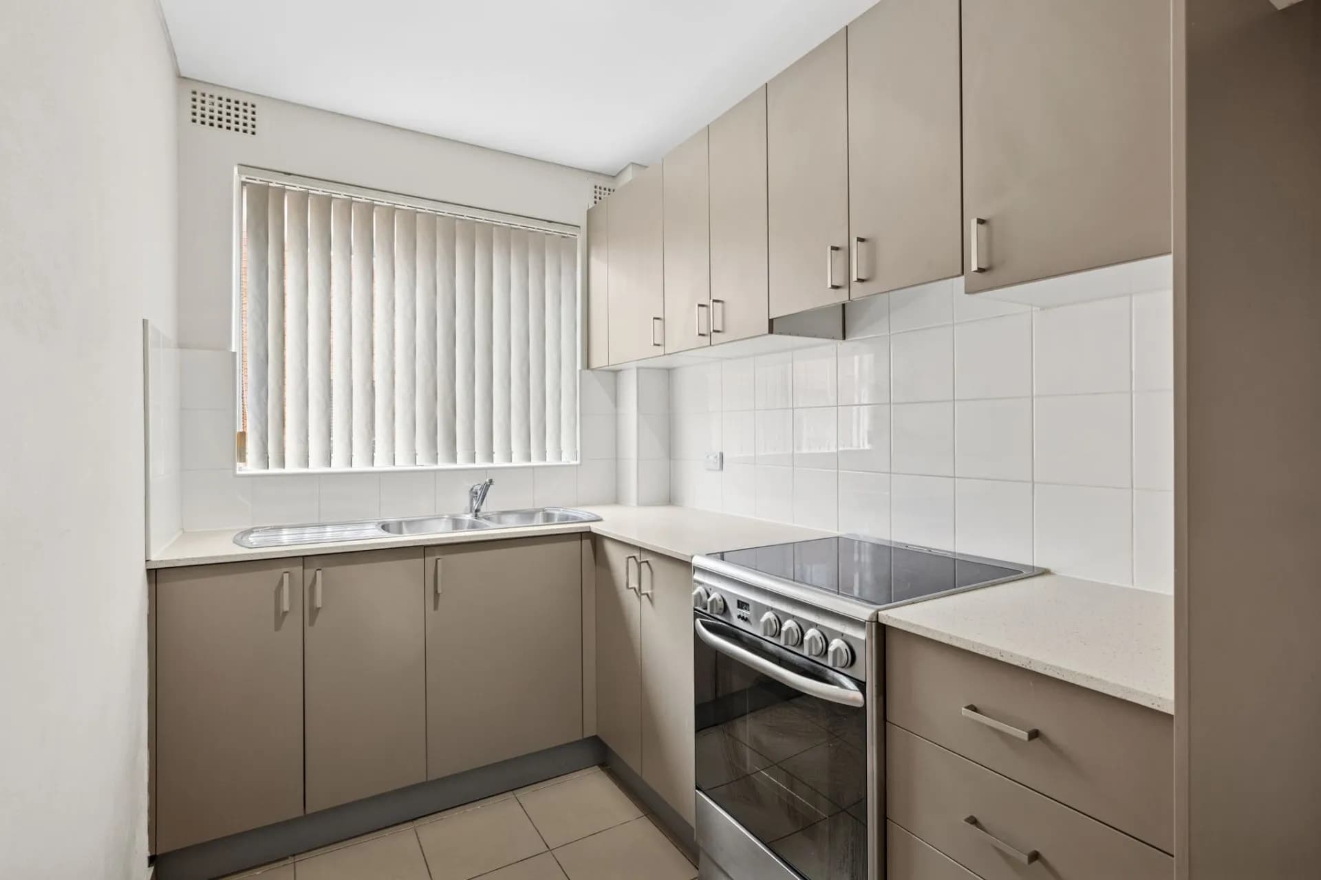 4/13 Thurlow Street, Riverwood., Riverwood - Thumbnail 2
