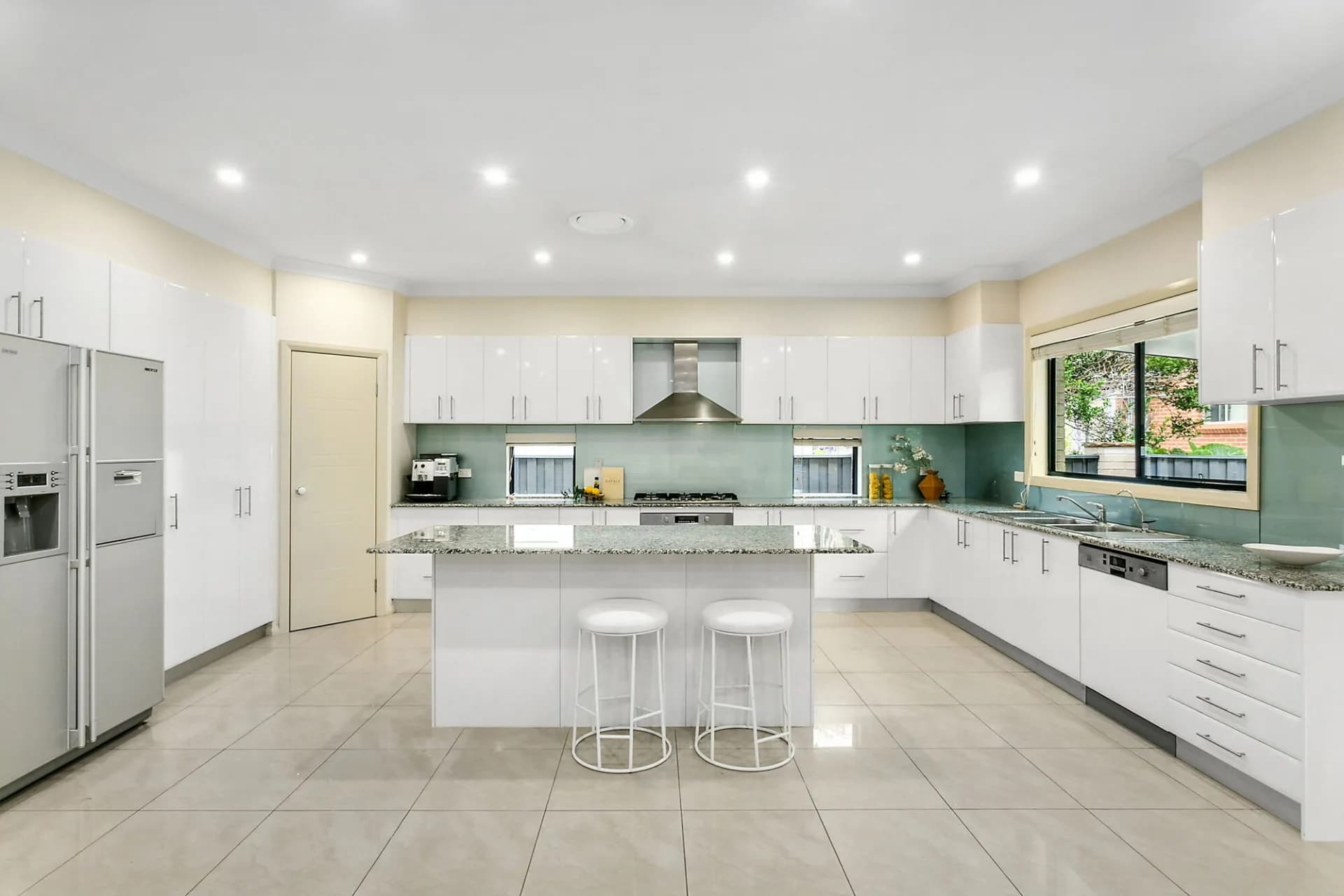 8 Nicoll Avenue, Ryde., Ryde - Thumbnail 2