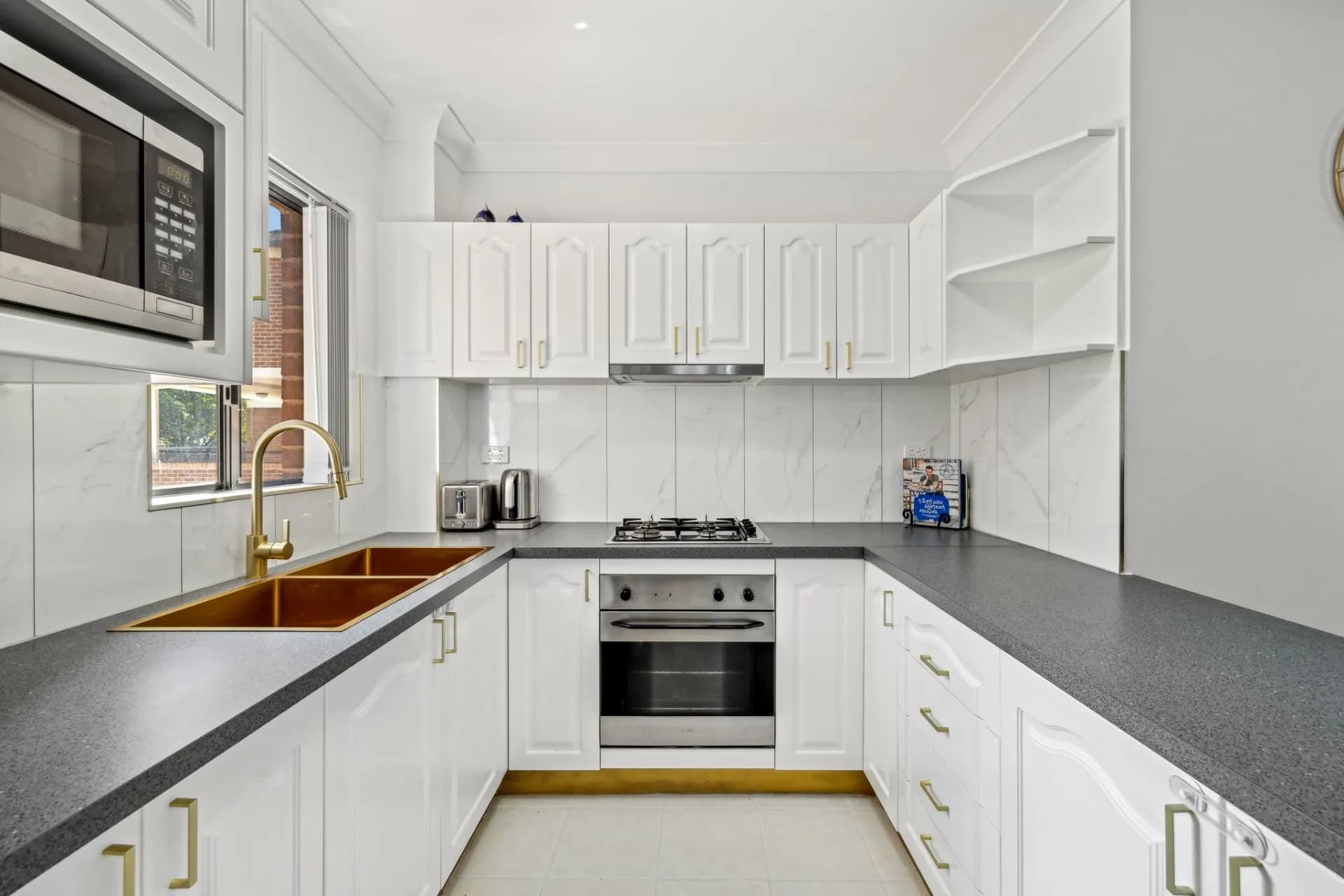 13/35 Cairds Avenue, Bankstown., Bankstown - Thumbnail 2