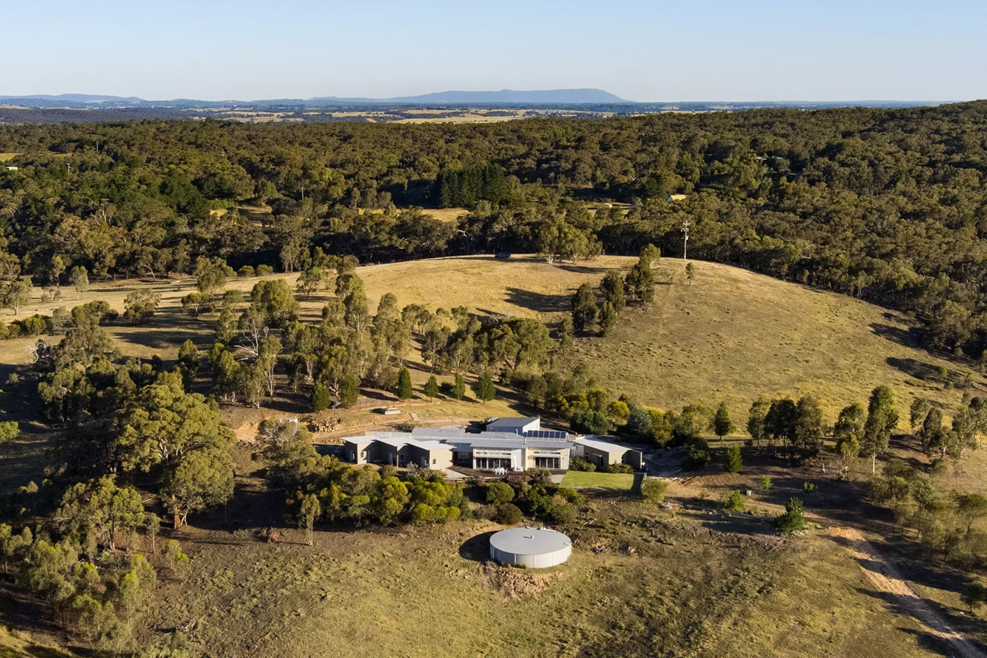384 Pyrenees  Highway, Elphinstone., Elphinstone - Thumbnail 5