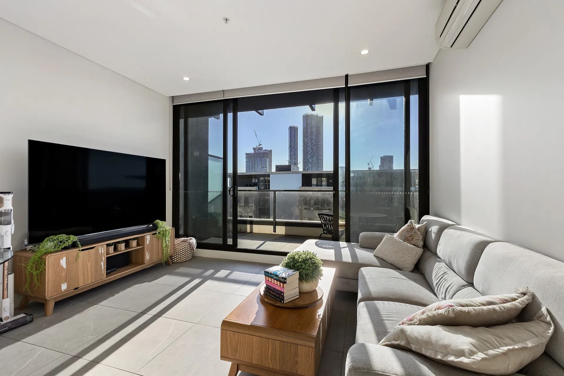 1129/2K Morton Street, Parramatta., Parramatta - Thumbnail 2