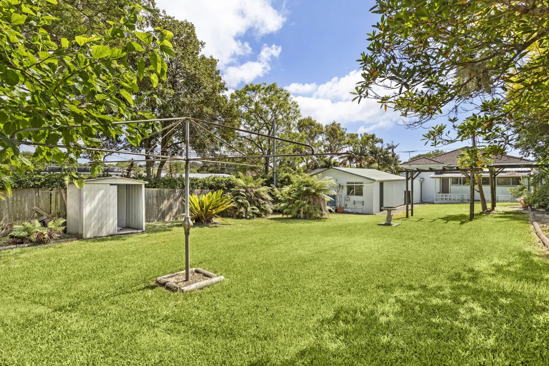 16 First Avenue, Willoughby., Willoughby - Thumbnail 4