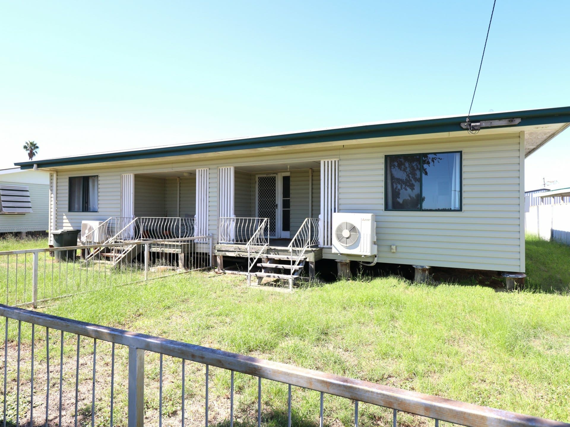 1 & 2 / 18 Saunders Street, Roma, Roma - Image 1