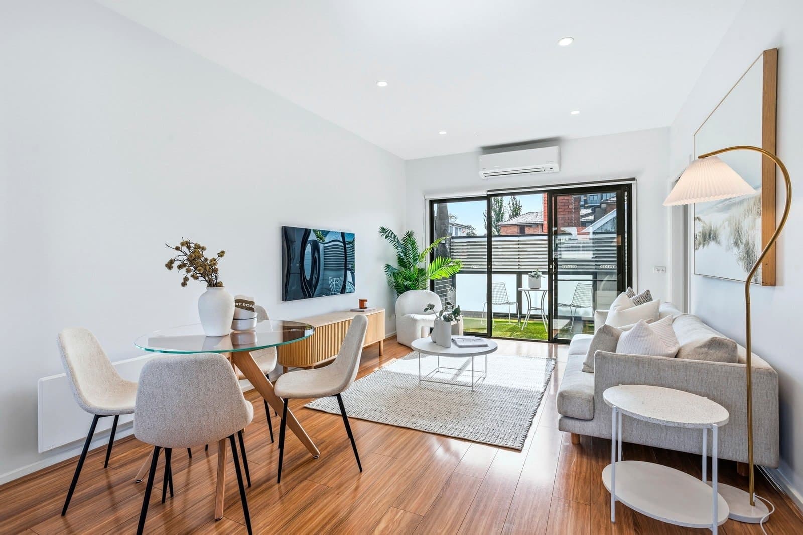 2/92 Cowper Street, Footscray, Footscray - Thumbnail 2