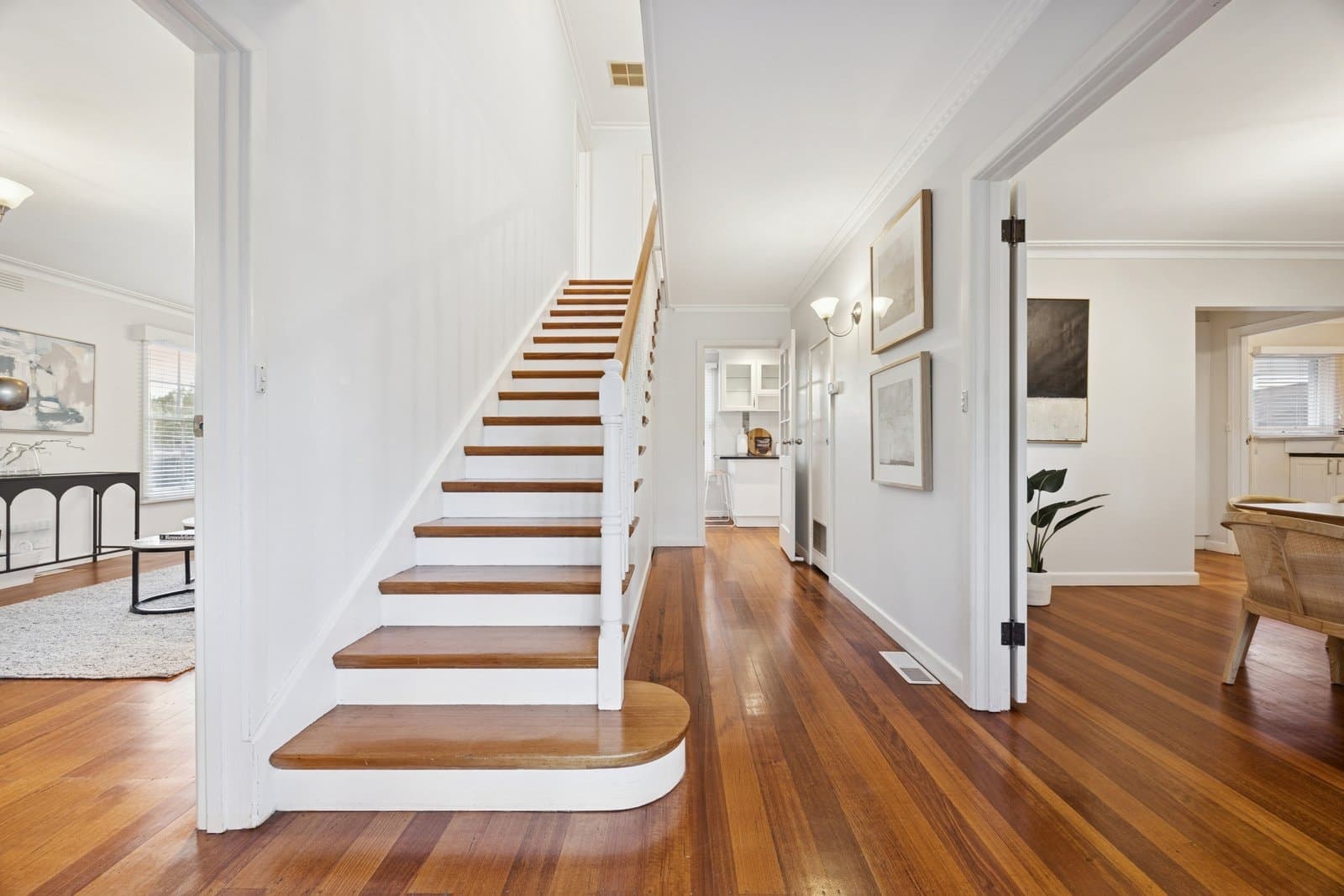7 Huntly Close, Dingley Village, Dingley Village - Thumbnail 2