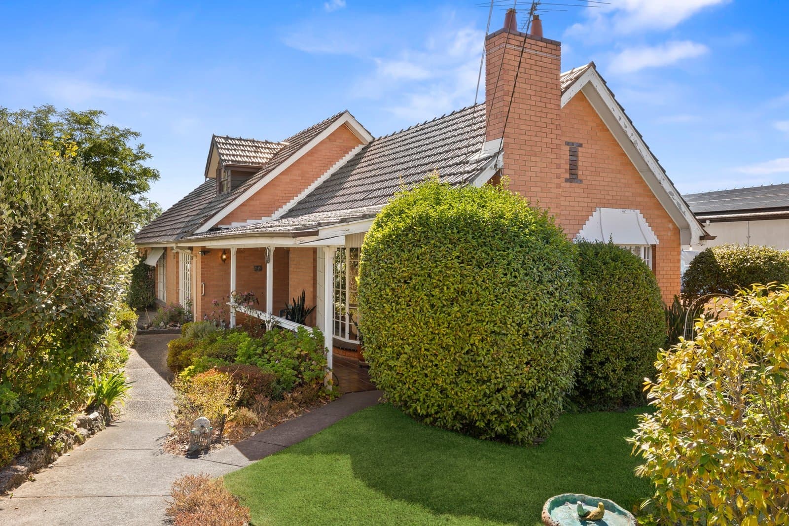 55 Avonhurst Drive, Glen Waverley, Glen Waverley - Thumbnail 3