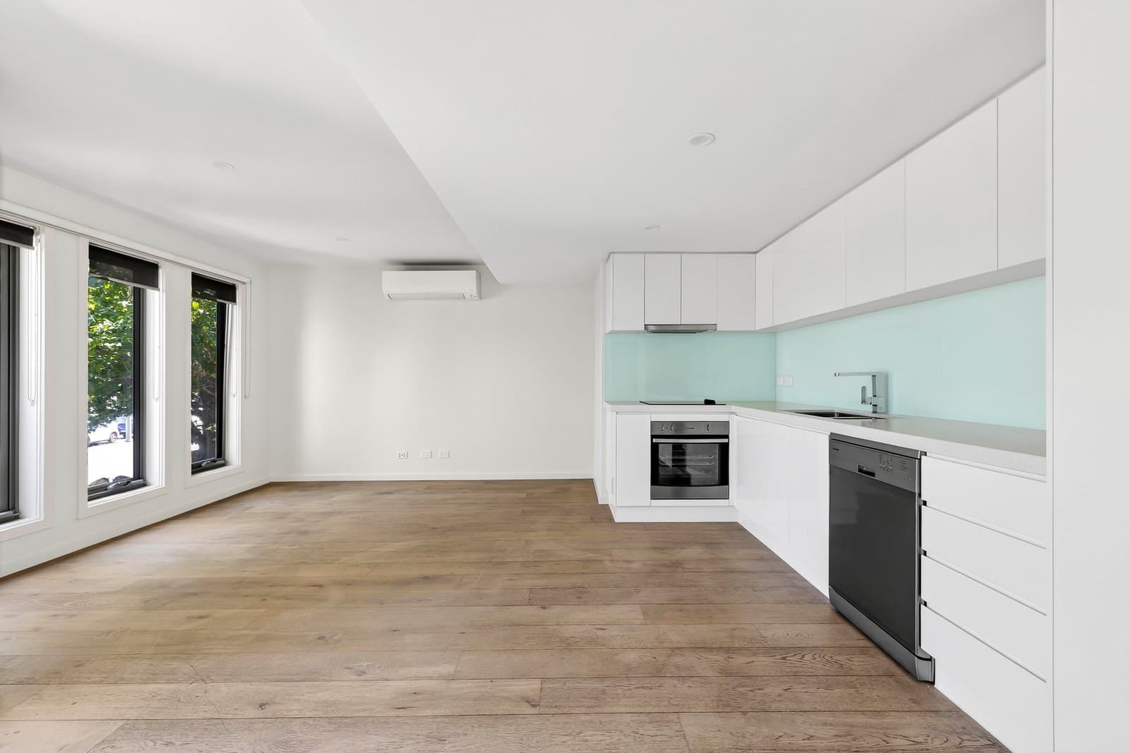 101/214 Warrigal Road, Oakleigh South, Oakleigh South - Image 1