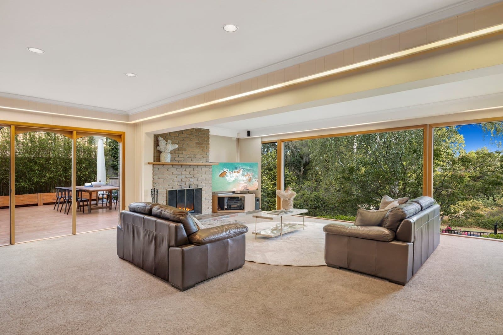 8 Belinda Crescent, Wheelers Hill, Wheelers Hill - Thumbnail 2