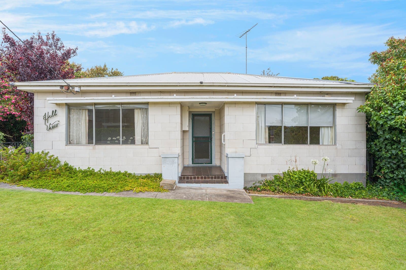 12 Roberts Road, Belmont, Belmont - Thumbnail 2