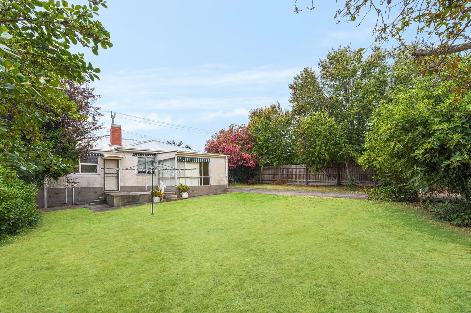 12 Roberts Road, Belmont, Belmont - Thumbnail 3