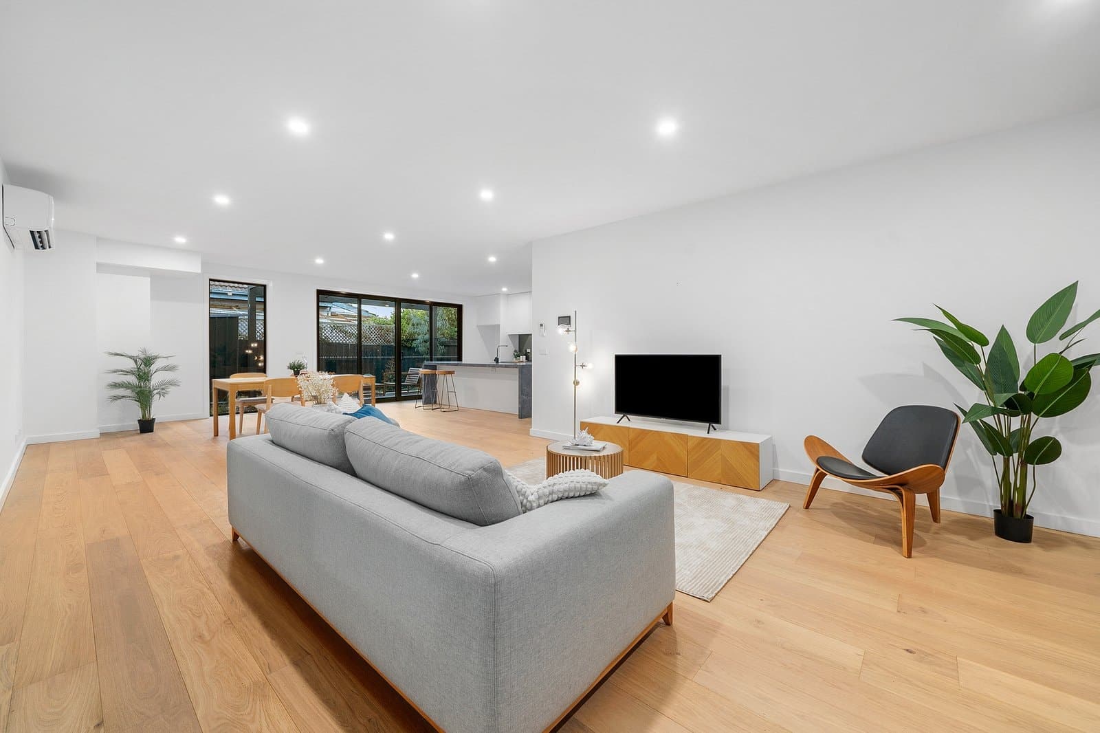 2/1 Norma Avenue, Oakleigh South, Oakleigh South - Thumbnail 3