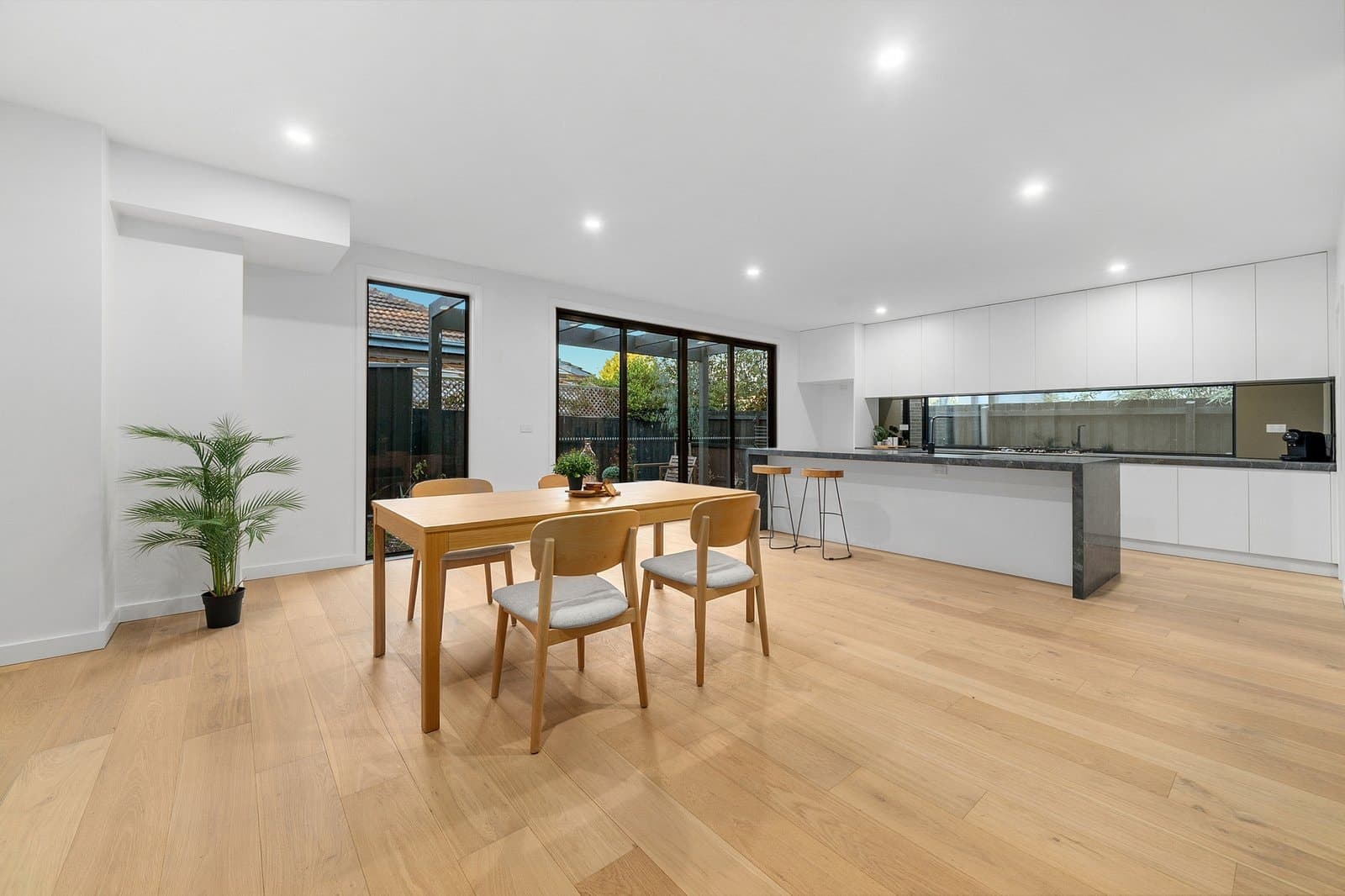 2/1 Norma Avenue, Oakleigh South, Oakleigh South - Thumbnail 4