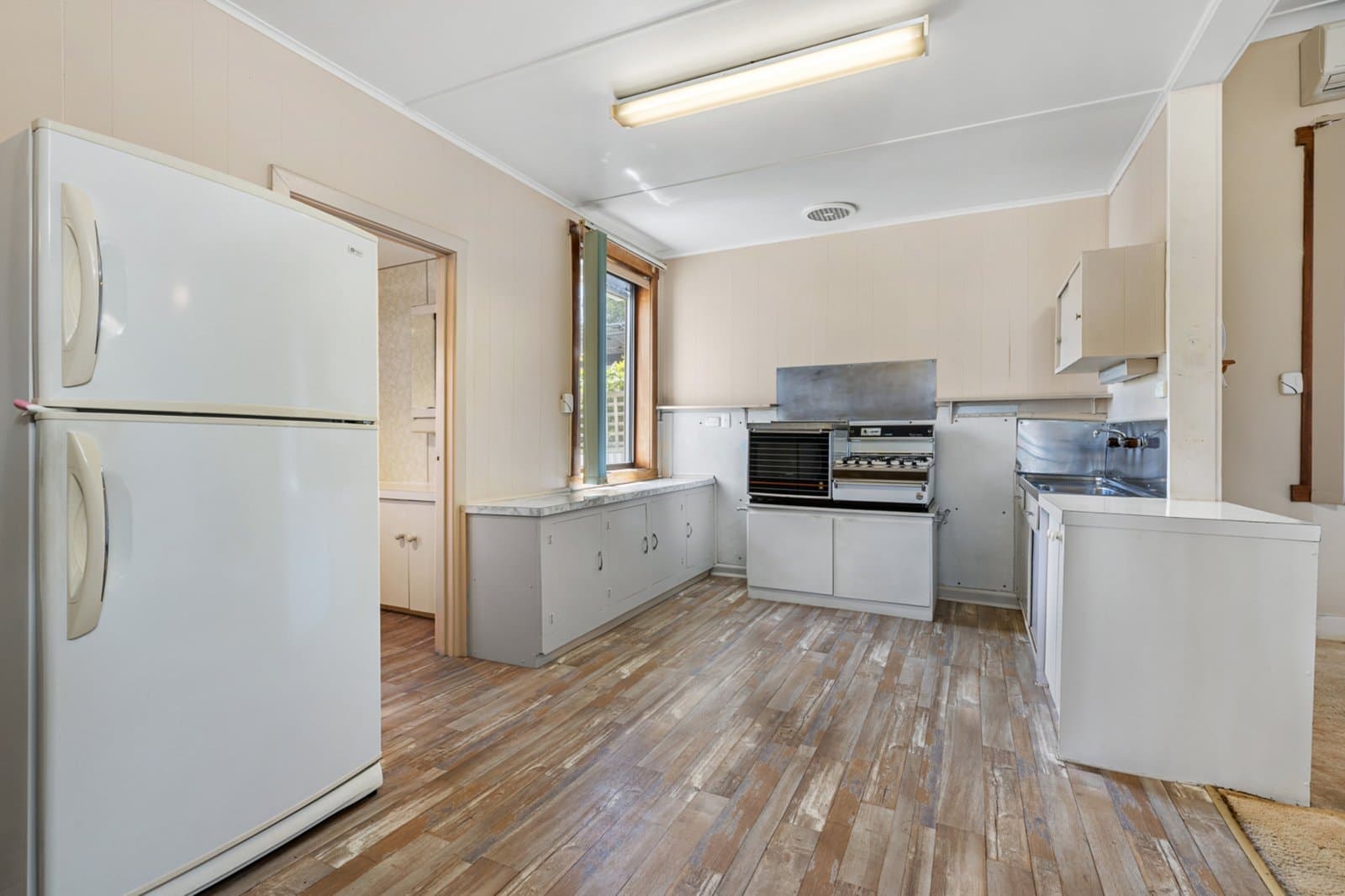 311 Peel Street, Black Hill, Black Hill - Thumbnail 4