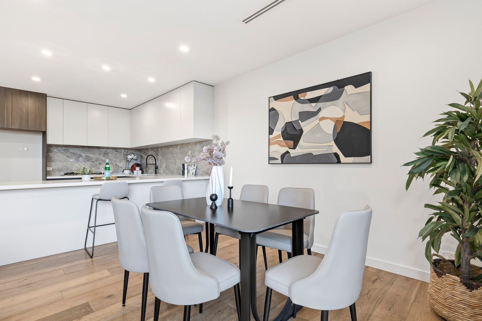1/54 Gillard Street, Burwood, Burwood - Thumbnail 5