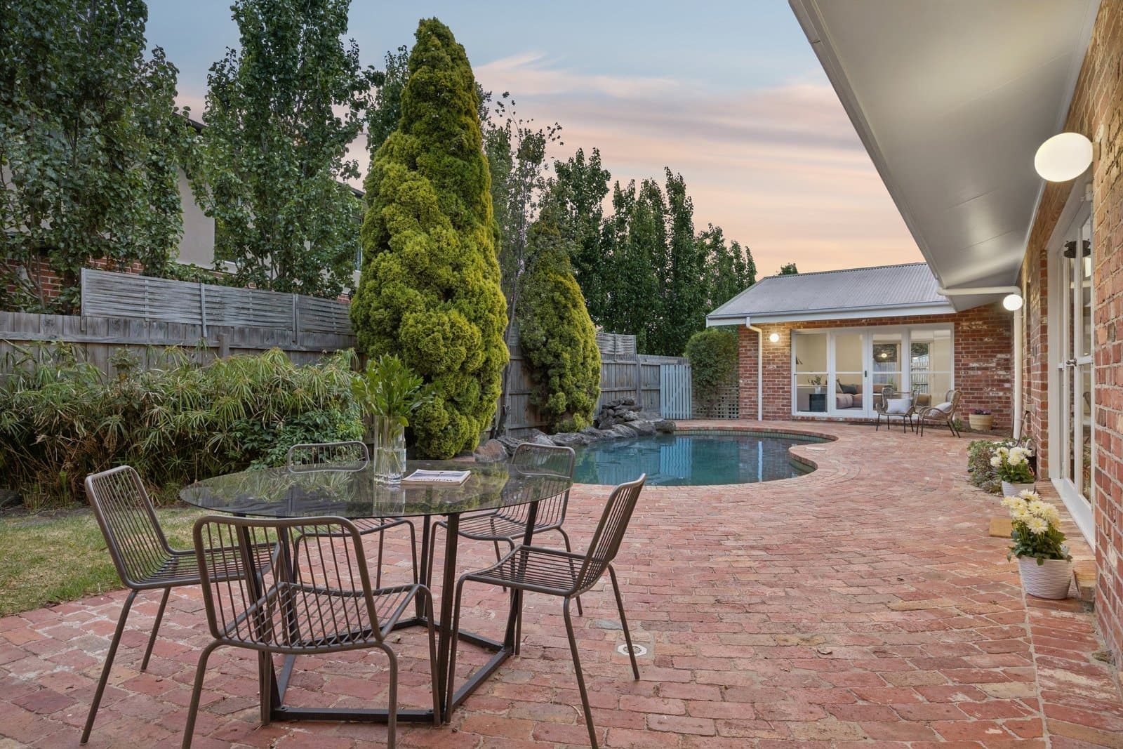 27 Elliott Crescent, Dingley Village, Dingley Village - Thumbnail 2