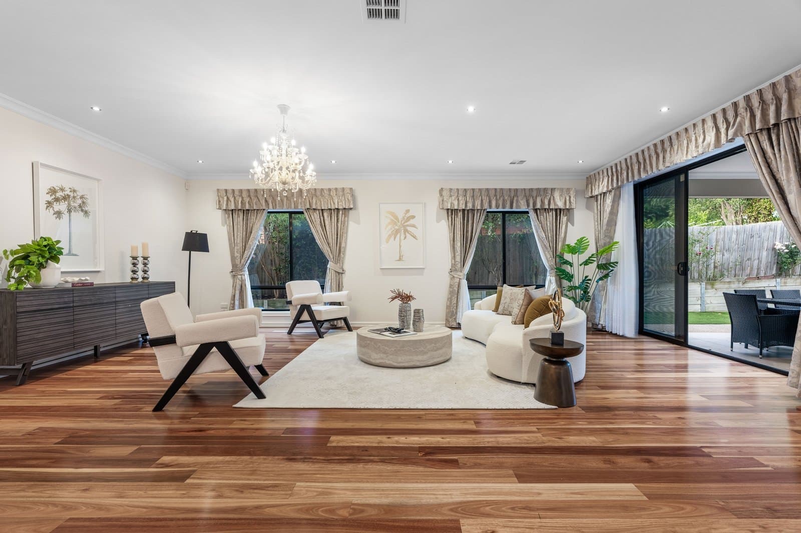 2 Blossom Court, Glen Waverley, Glen Waverley - Thumbnail 3