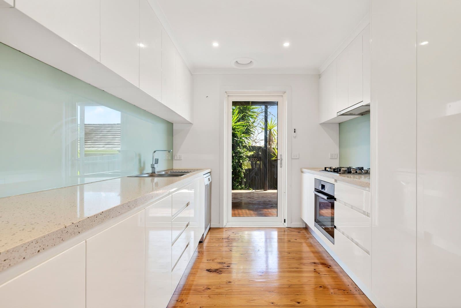 16/114-118 Ferntree Gully Road, Oakleigh East, Oakleigh East - Thumbnail 2