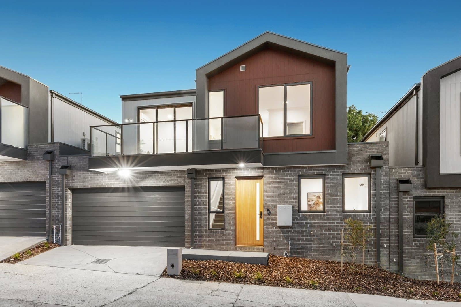 2/25 Cleveland Road, Ashwood, Ashwood - Image 1