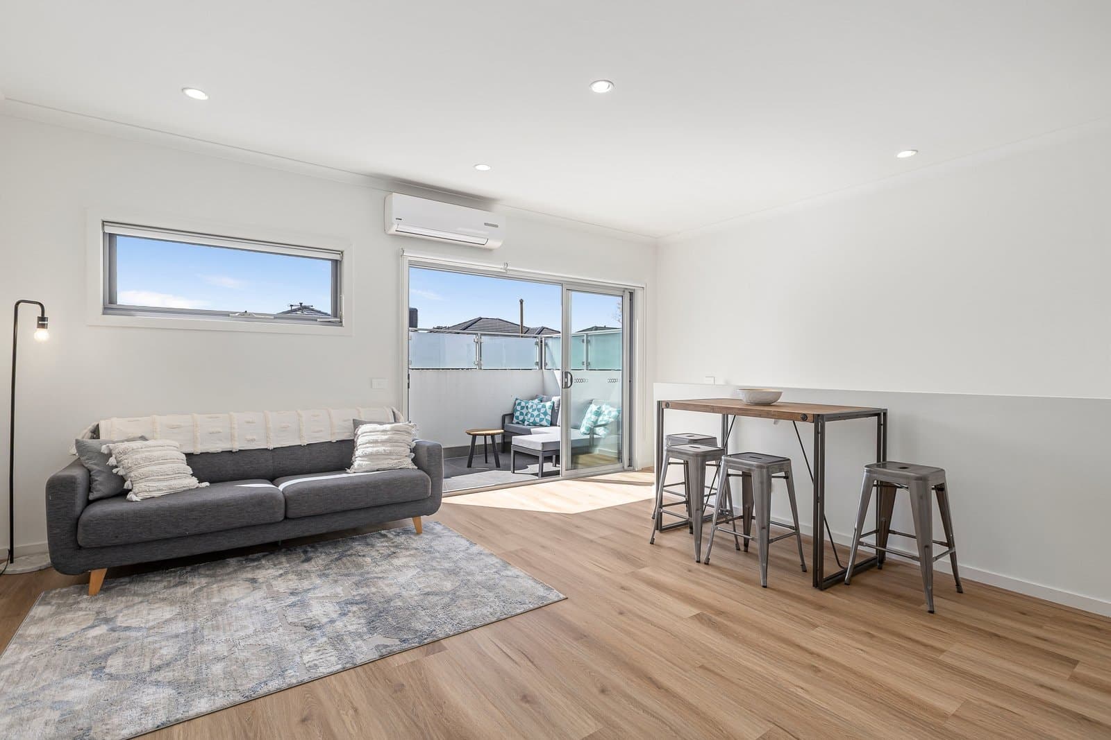 2/6 Jean Street, Cheltenham, Cheltenham - Image 1