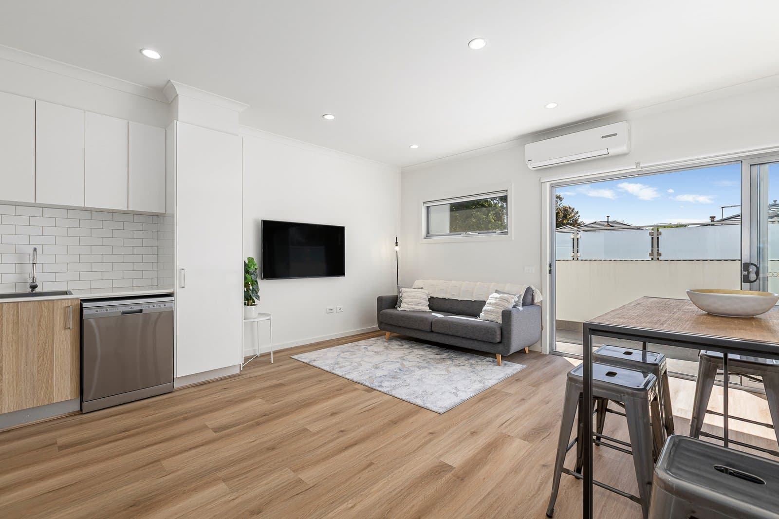 2/6 Jean Street, Cheltenham, Cheltenham - Thumbnail 3