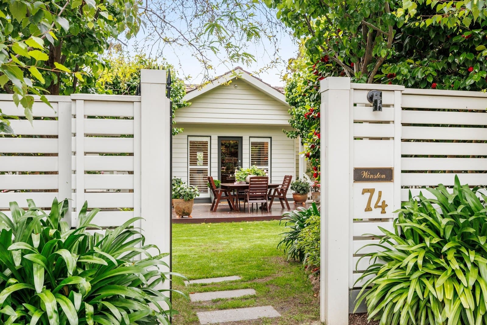 74 Old Mornington Road, Mount Eliza, Mount Eliza - Thumbnail 2