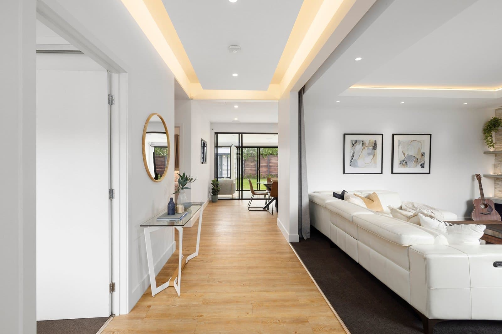 17 Judd Parade,
                        
                    
                    
                        
                            Cheltenham, Cheltenham - Thumbnail 3