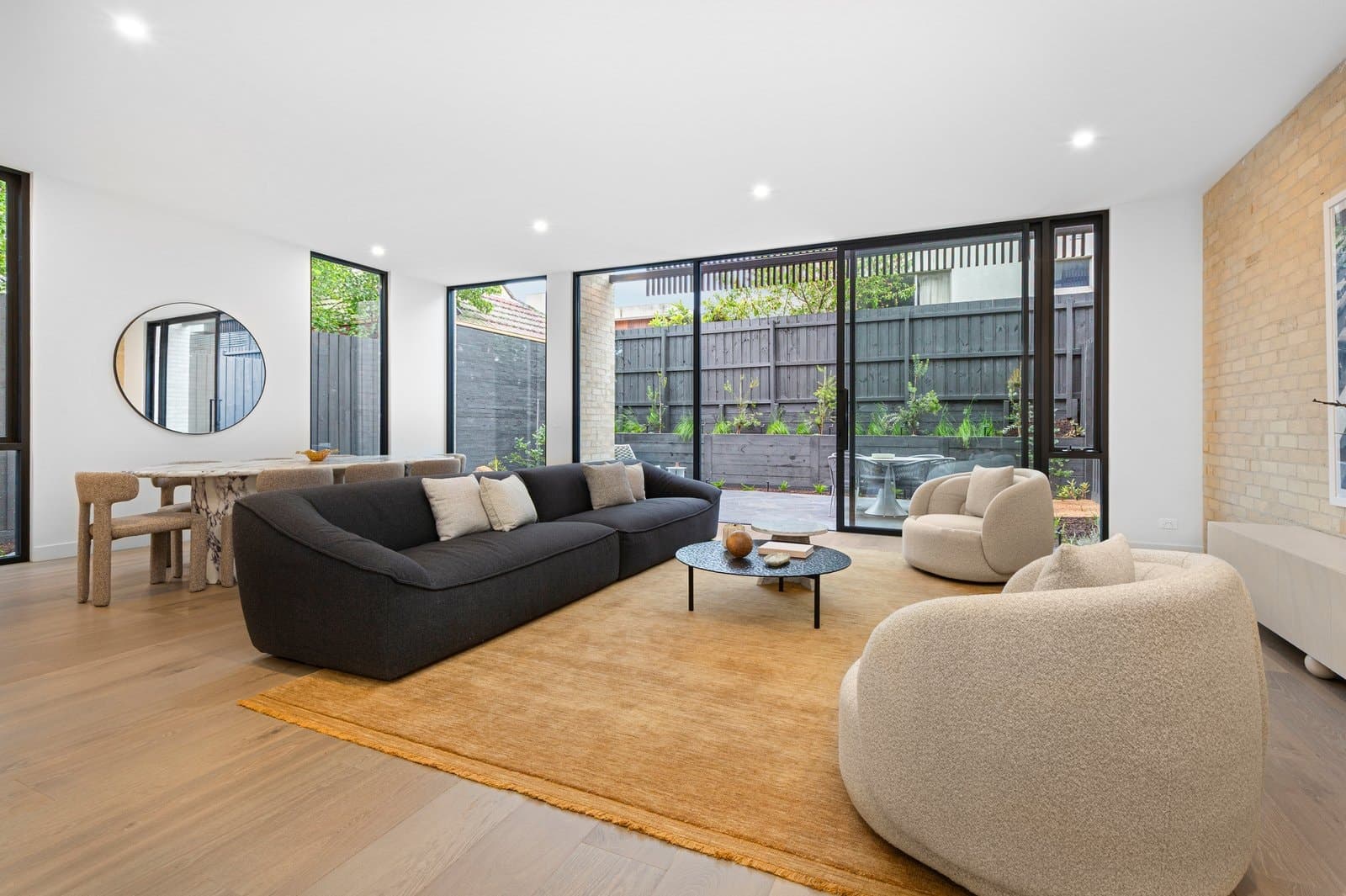 1a Woodall Street, Black Rock, Black Rock - Thumbnail 2