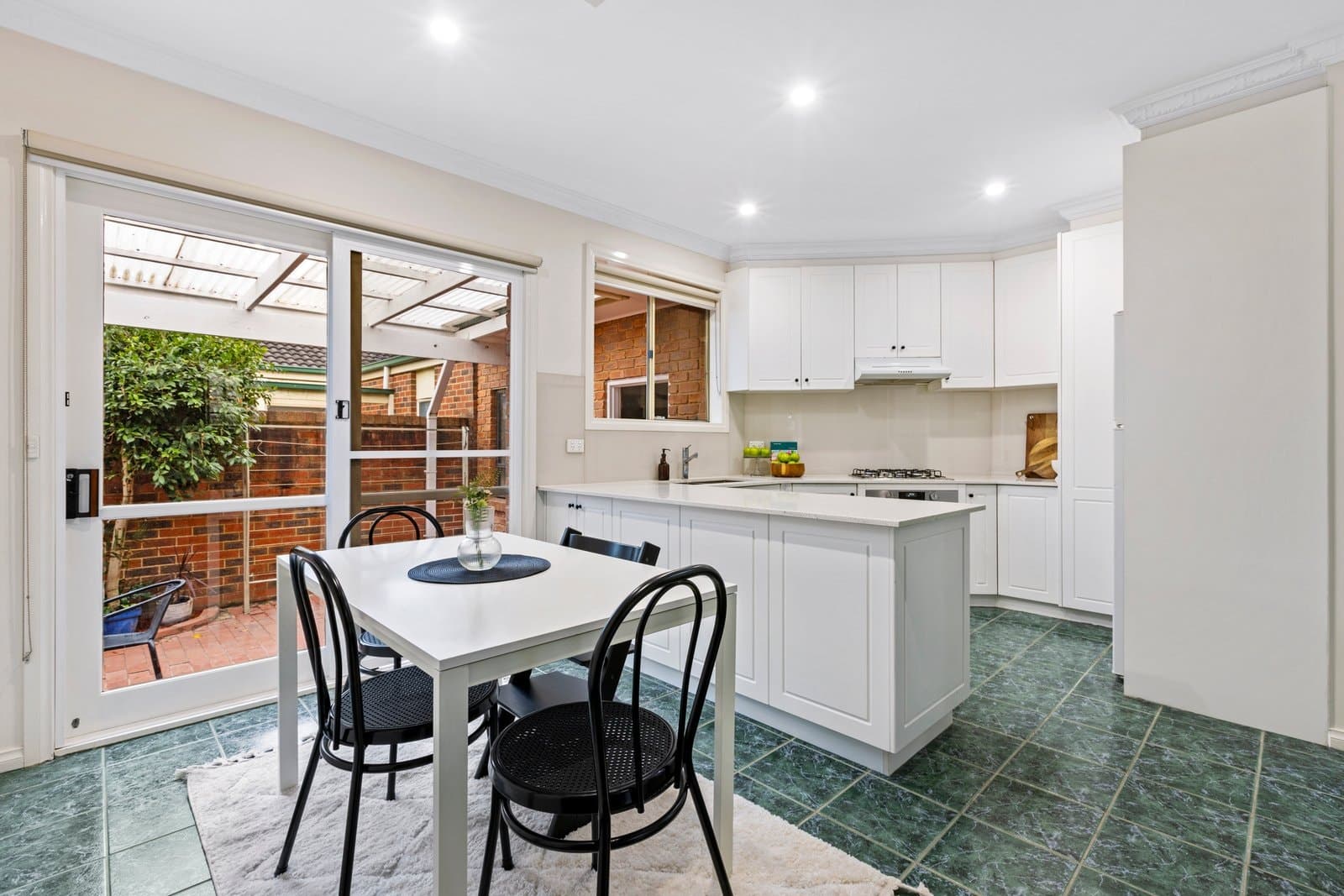 1/7 Park Street, Glen Waverley, Glen Waverley - Thumbnail 4