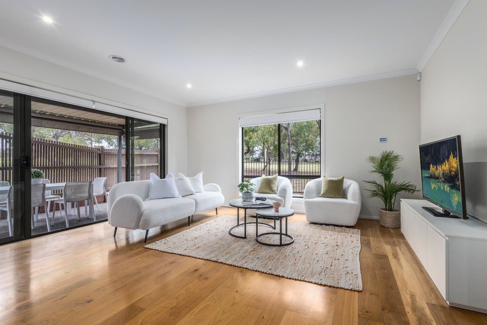 100 Rutledge Boulevard, North Geelong, North Geelong - Thumbnail 2