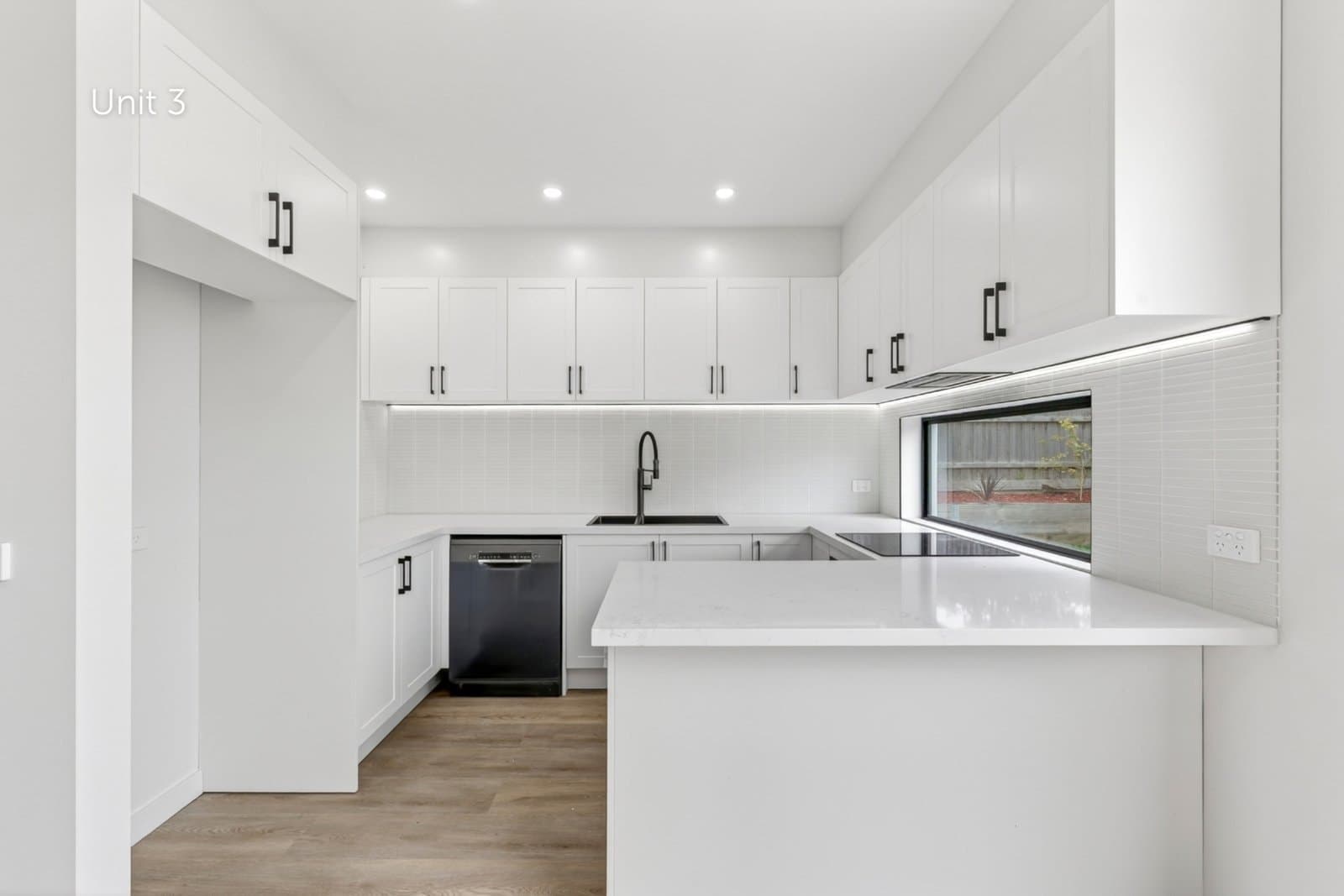 2 & 3/74 Ferntree Gully Road,
                        
                    
                    
                        
                            Oakleigh East, Oakleigh East - Thumbnail 3