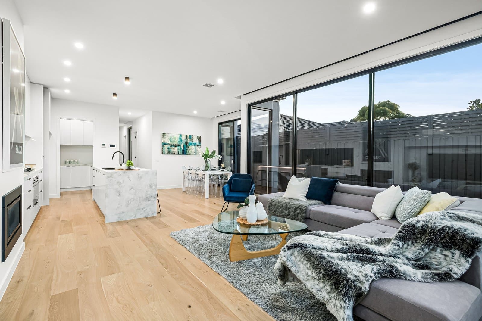 20a & 20b Almurta Road,
                        
                    
                    
                        
                            Bentleigh East, Bentleigh East - Thumbnail 6