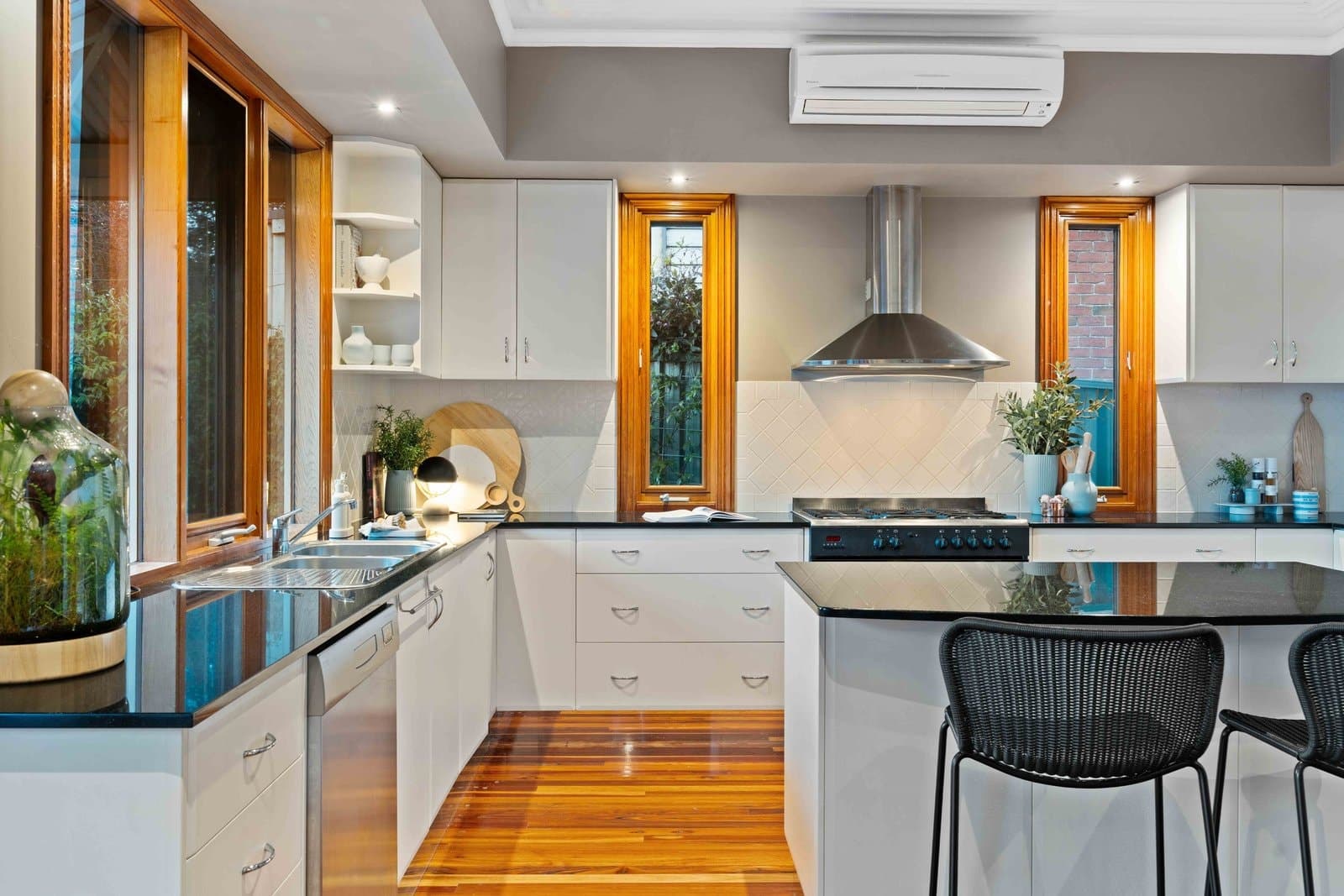 41 Loch Avenue, Ballarat Central, Ballarat Central - Thumbnail 4