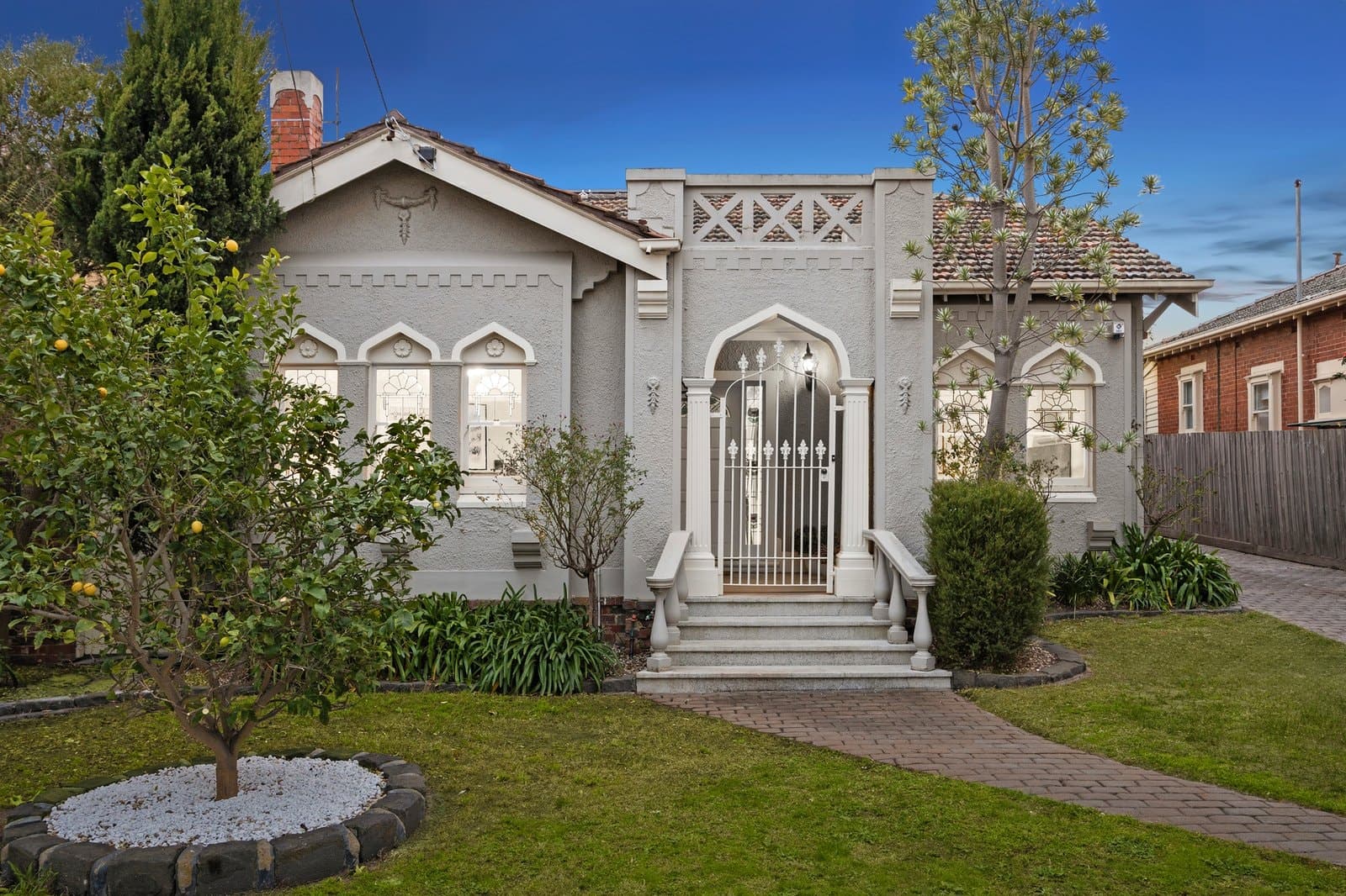 51 Mckinnon Road, Mckinnon, McKinnon - Image 1