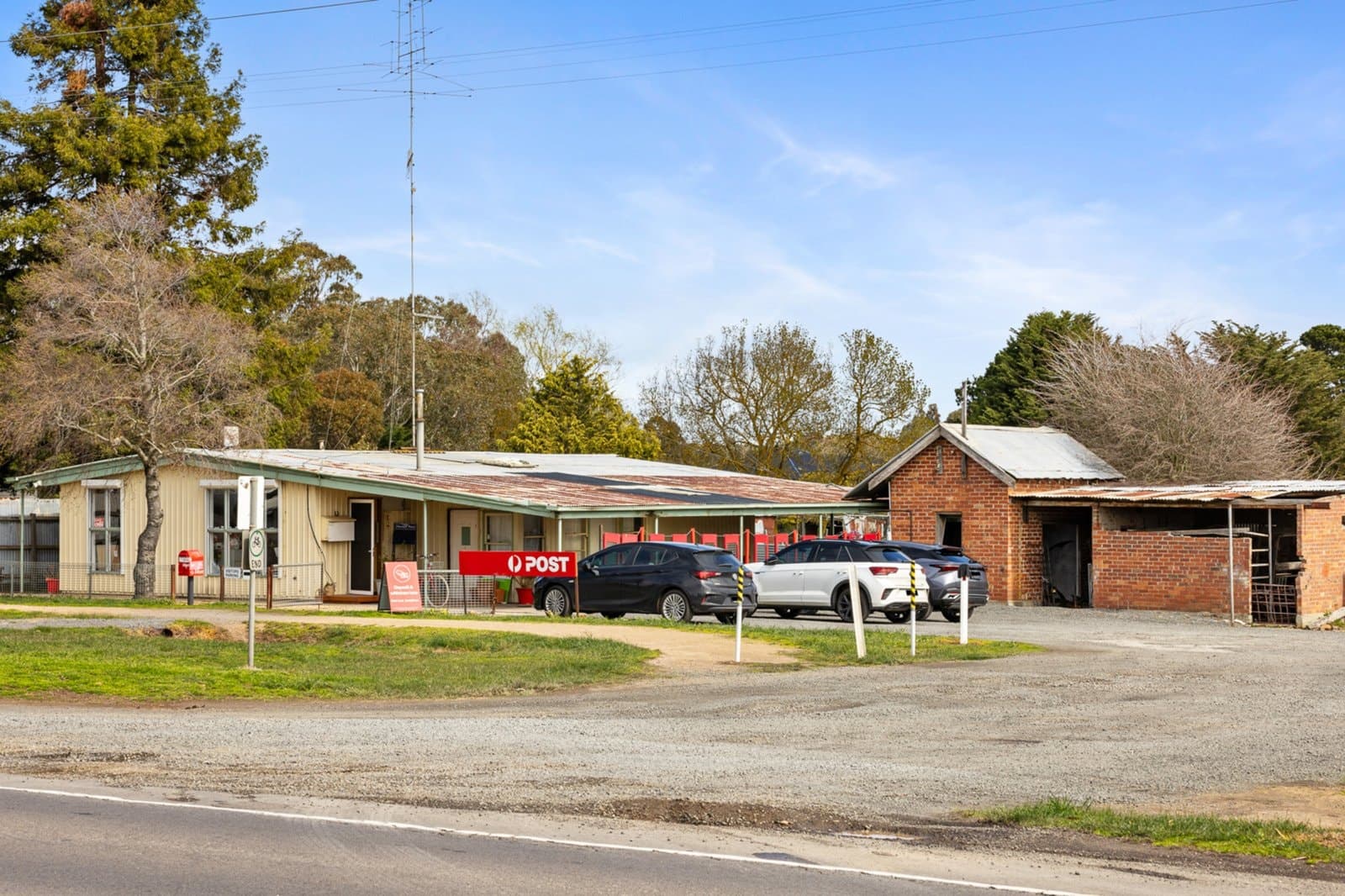 199 & 201-203 Howe Street,
                        
                    
                    
                        
                            Miners Rest, Miners Rest - Thumbnail 2