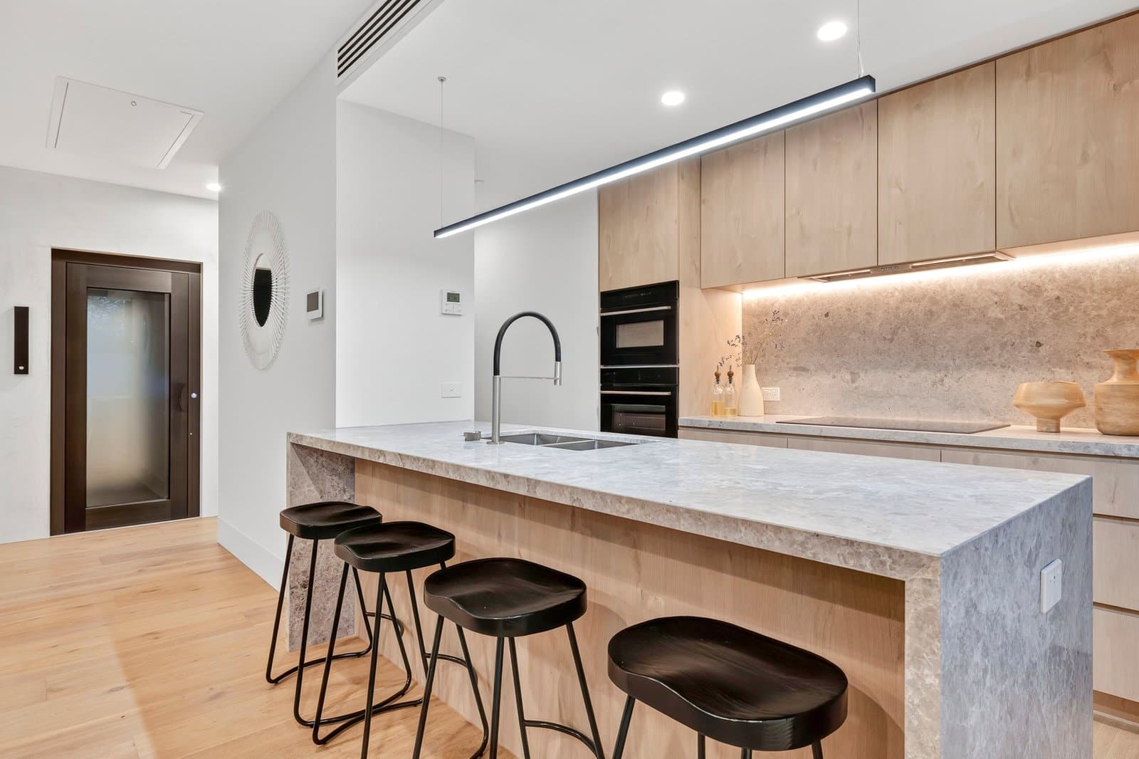 3/298 High Street Road, Mount Waverley, Mount Waverley - Thumbnail 2