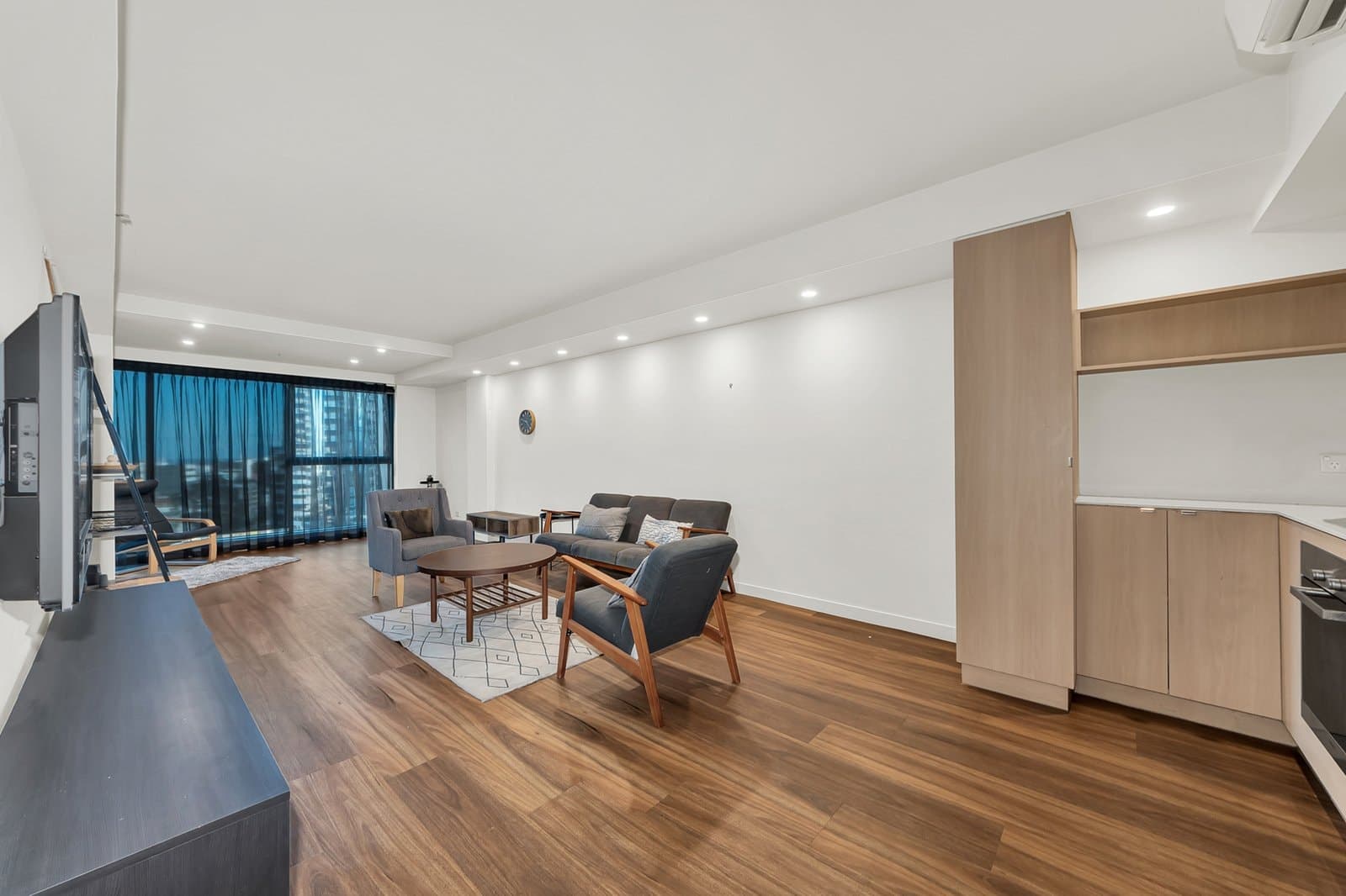 1002/2-14 Albert Road,
                        
                    
                    
                        
                            South Melbourne, South Melbourne - Thumbnail 3